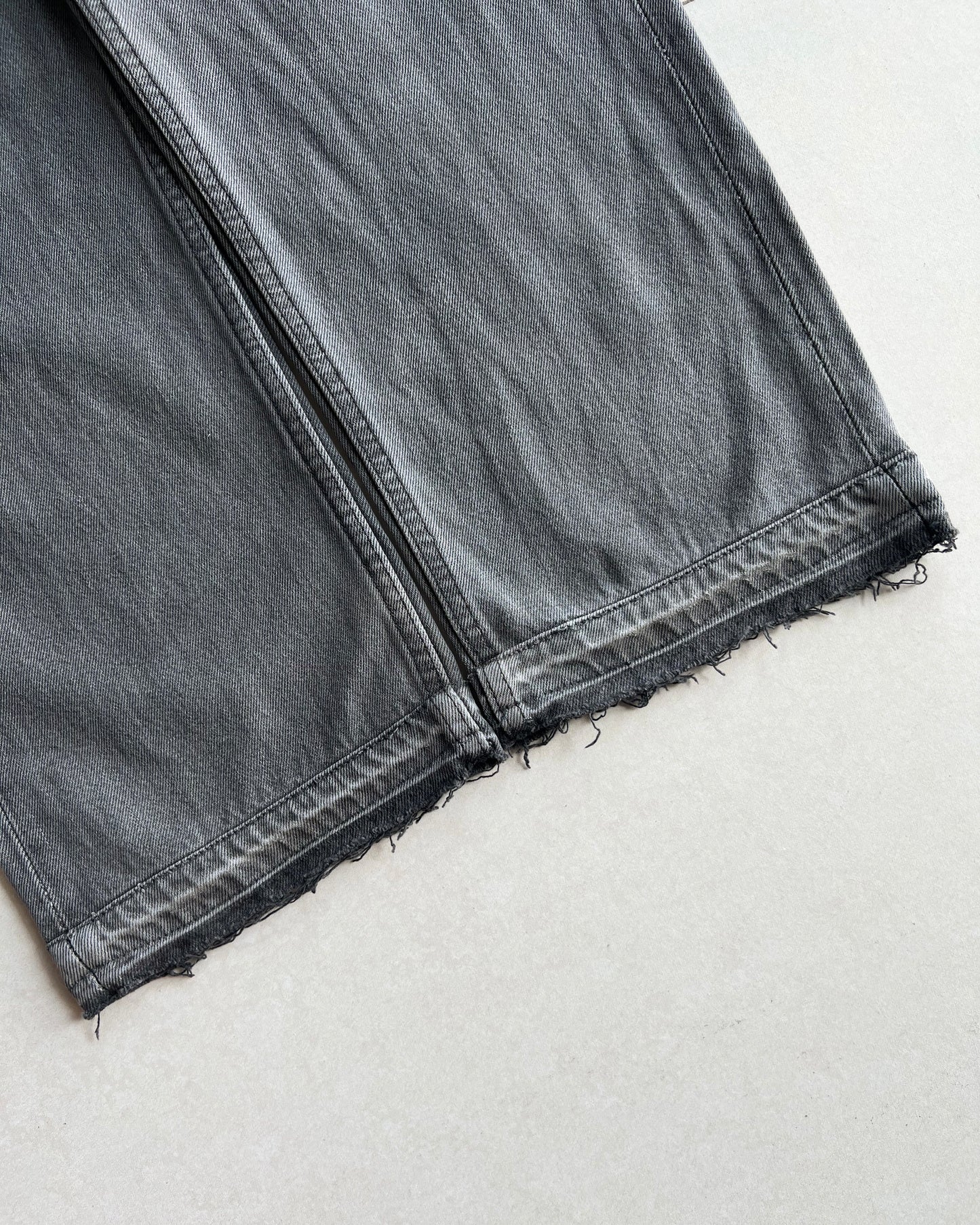 1980S FADED BLACK LEVI'S 501 RELEASED HEM JEANS (33X28)