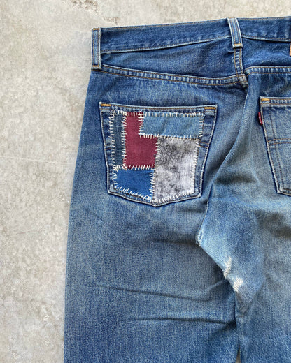 1990S SASHIKO PATCHED LEVI'S 501 JEANS (33X32)