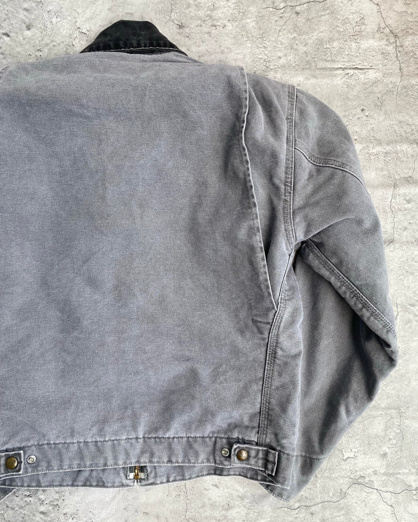 1990S GREY CARHARTT DETROIT JACKET (S/M)