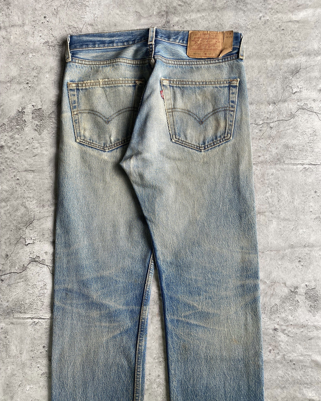 1990S MUD WASHED LEVI'S 501 DISTRESSED JEANS (32X30)