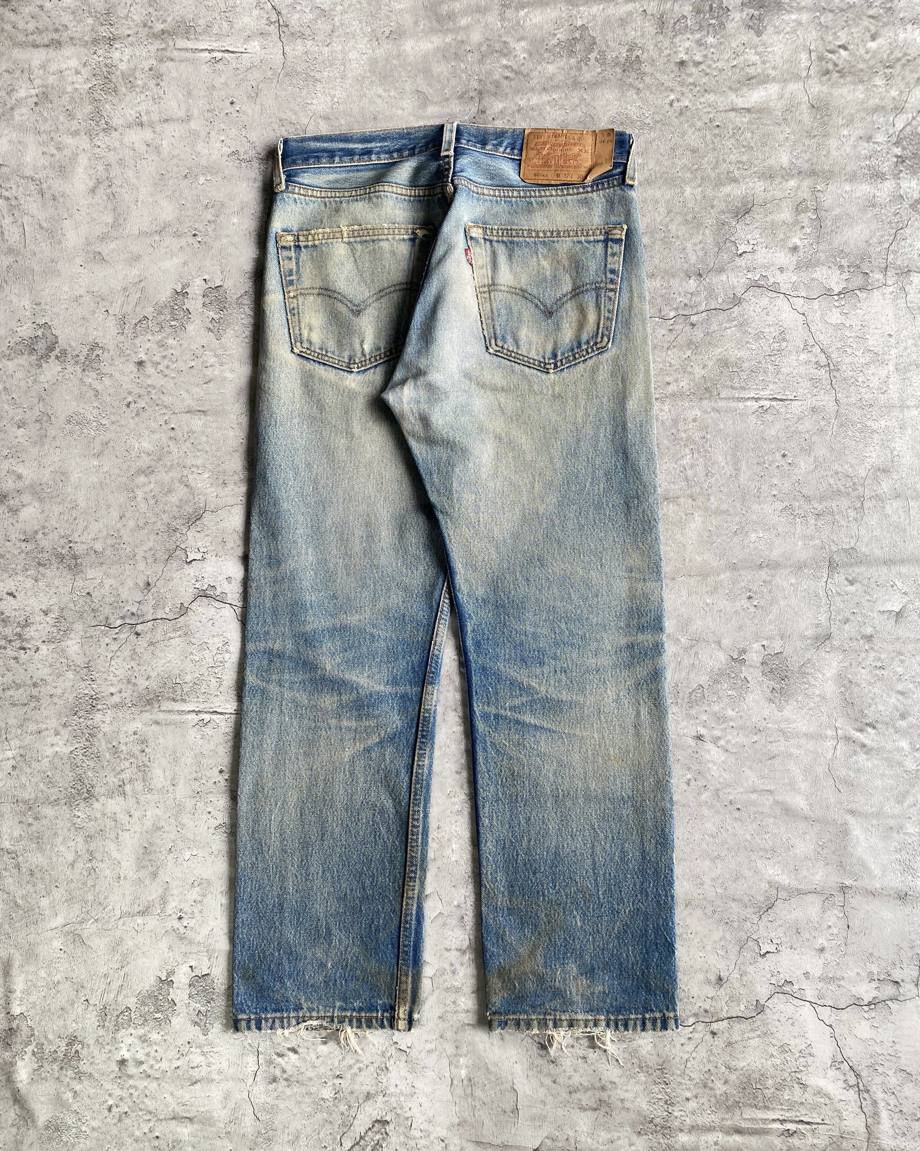 1990S MUD WASHED LEVI'S 501 DISTRESSED JEANS (32X30)