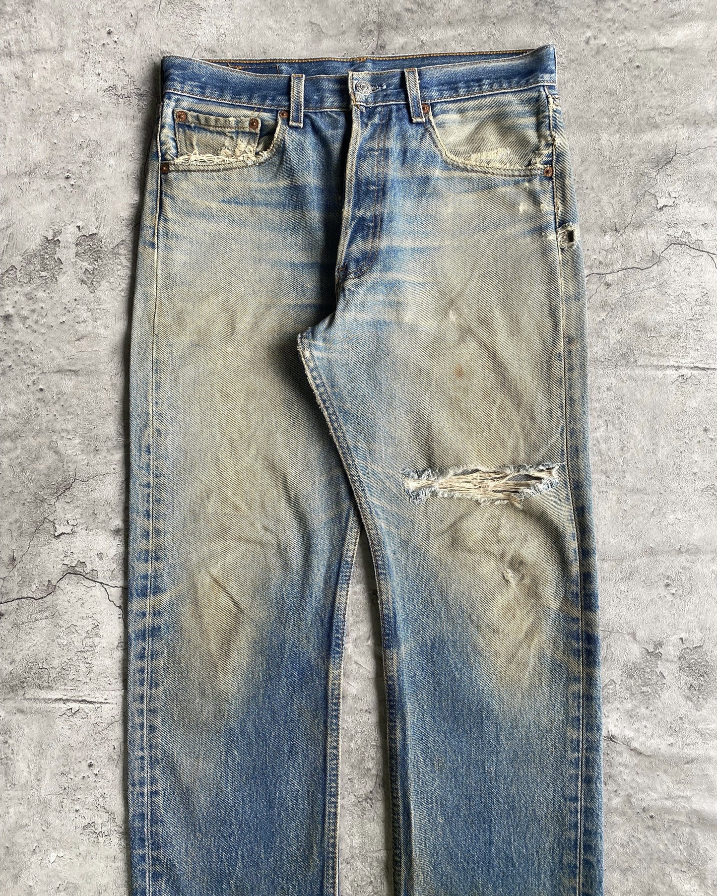 1990S MUD WASHED LEVI'S 501 DISTRESSED JEANS (32X30)