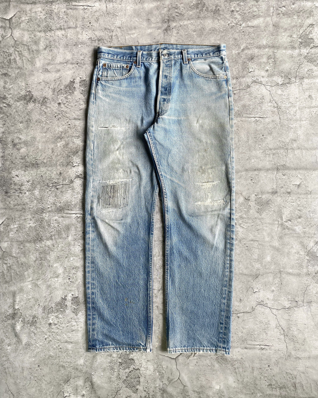1990S FADED WASH LEVI'S 501 REPAIRED JEANS (36X32)