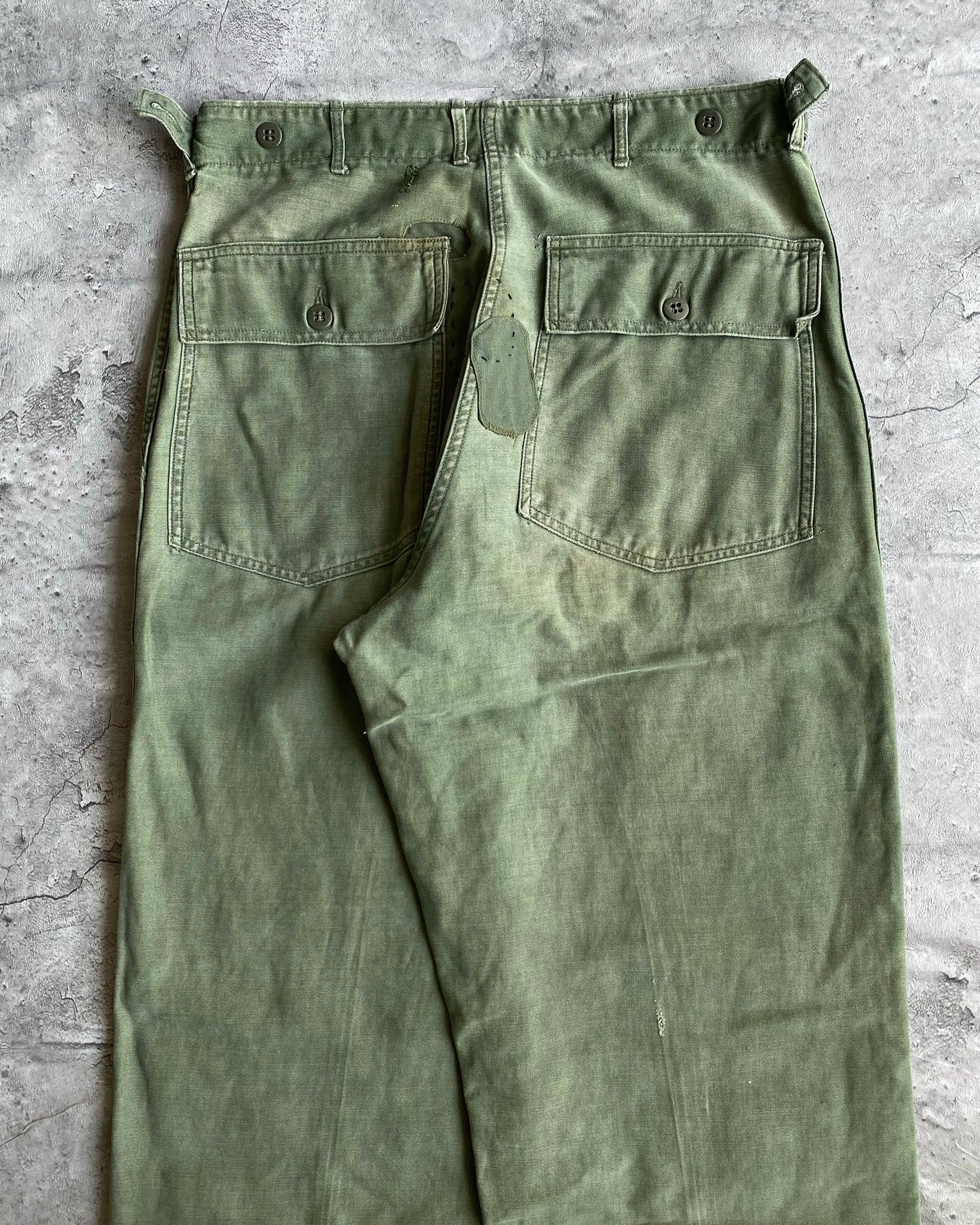 1960S OG-107 SATEEN US ARMY PATCHED TROUSERS (31-34)