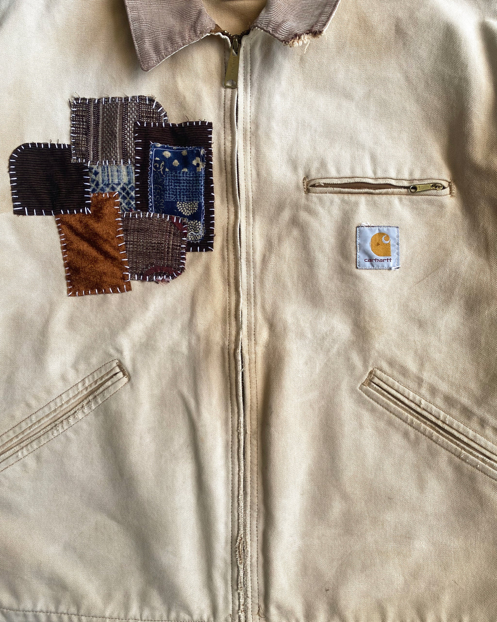 1990S FADED CARHARTT PATCHED DETROIT JACKET (L-XXL)
