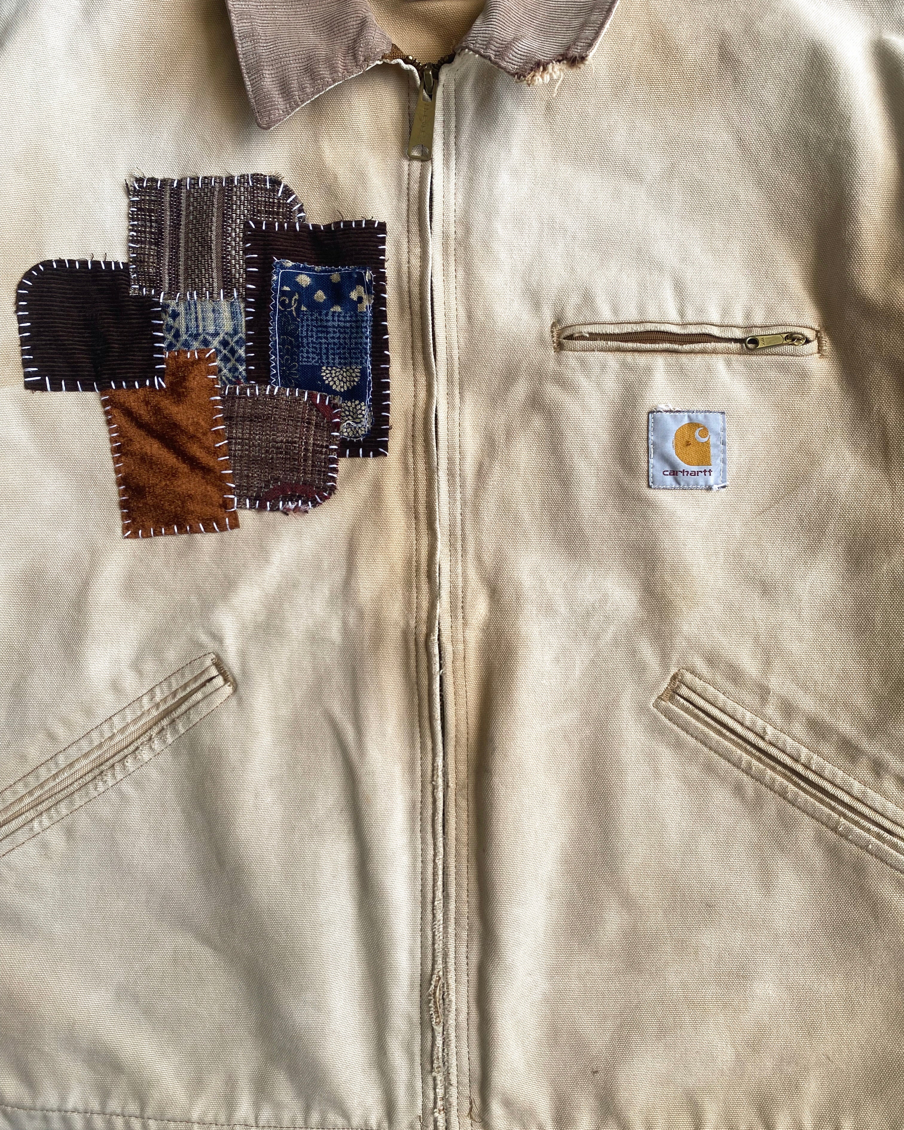 1990S FADED CARHARTT PATCHED DETROIT JACKET (L-XXL)