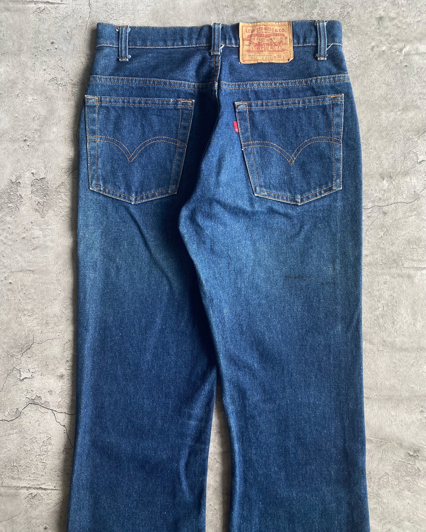 1980S DARK WASHED LEVI'S 517 FLARE JEANS (30X36)