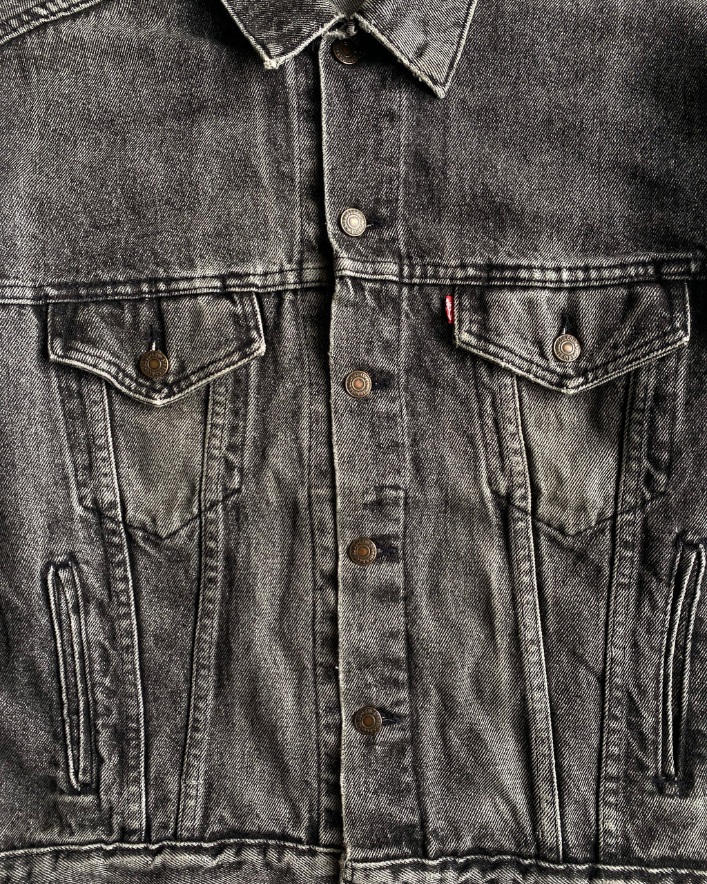 1980S FADED BLACK LEVI'S TYPE III DENIM TRUCKER JACKET (M)