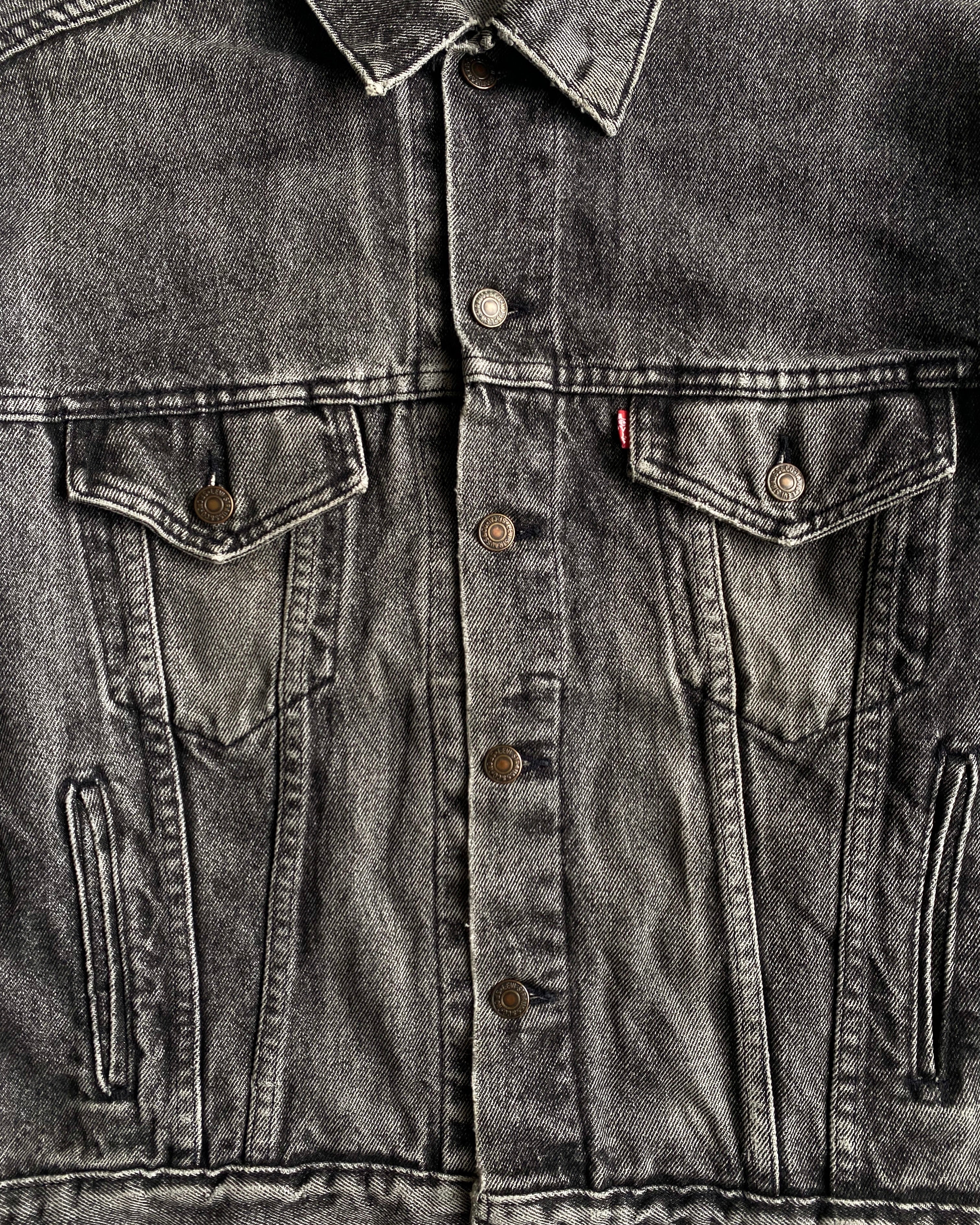 1980S FADED BLACK LEVI'S TYPE III DENIM TRUCKER JACKET (M)