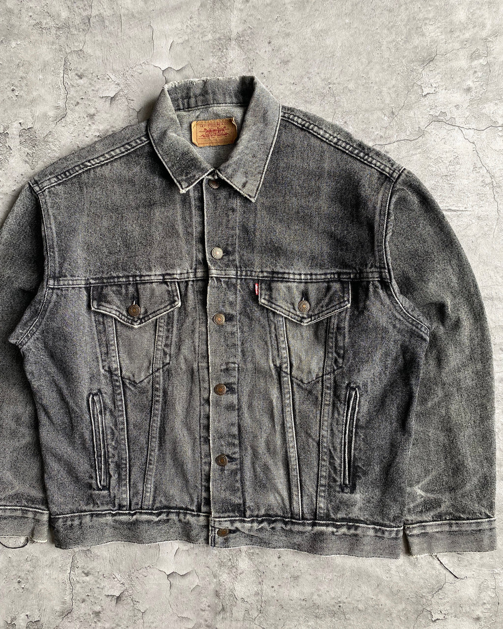 1980S FADED BLACK LEVI'S TYPE III DENIM TRUCKER JACKET (M)