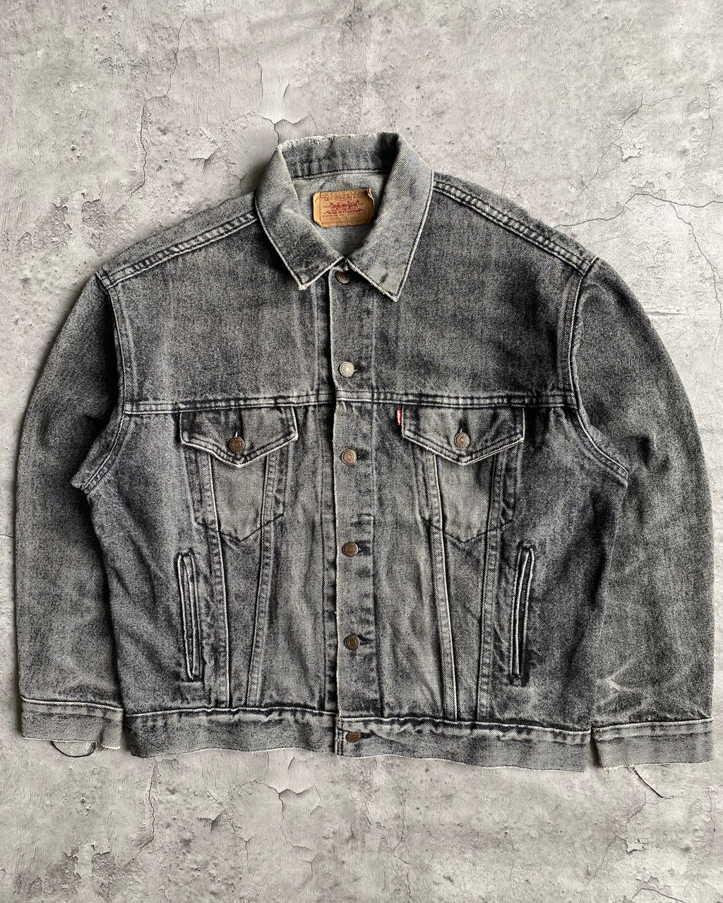 1980S FADED BLACK LEVI'S TYPE III DENIM TRUCKER JACKET (M)