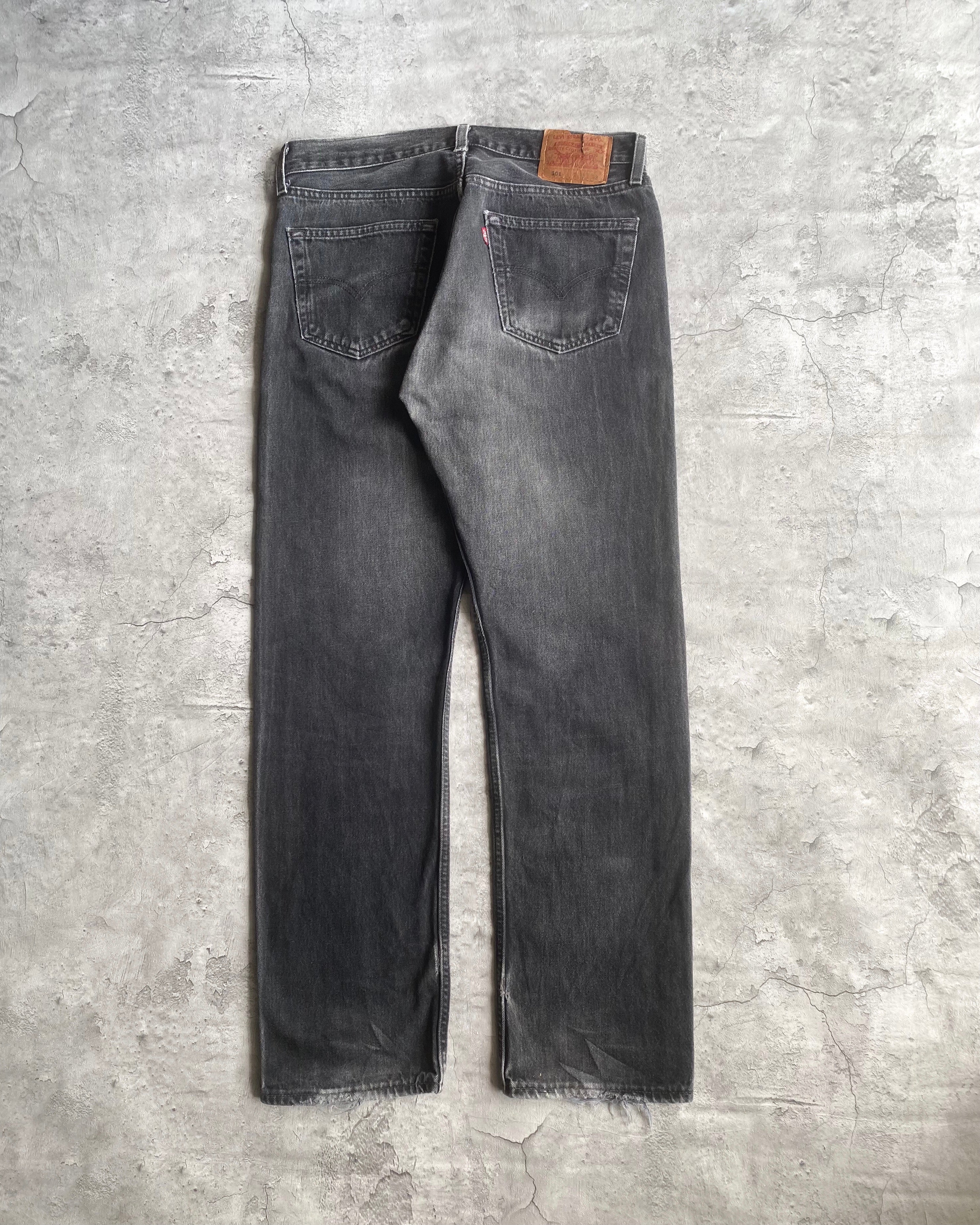 1990S FADED BLACK LEVI'S 501 JEANS (33X32)