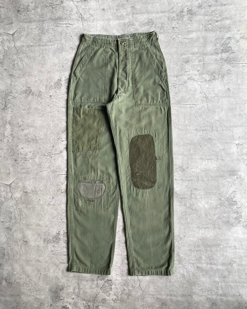 1960S PATCHED OG-107 SATEEN US ARMY TROUSERS (28-32)