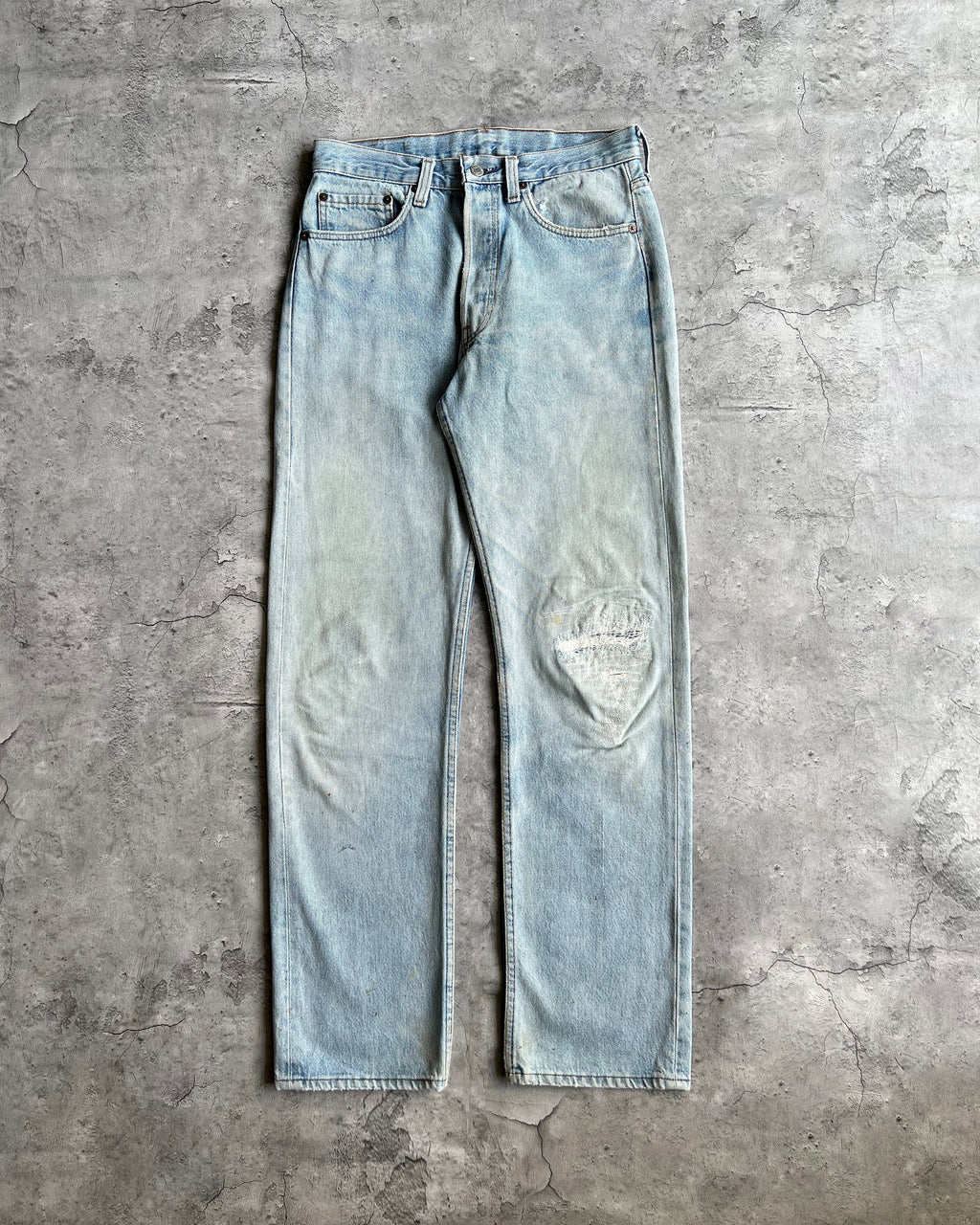 1980S LIGHT WASHED LEVI'S 501 REPAIRED JEANS (30X32)