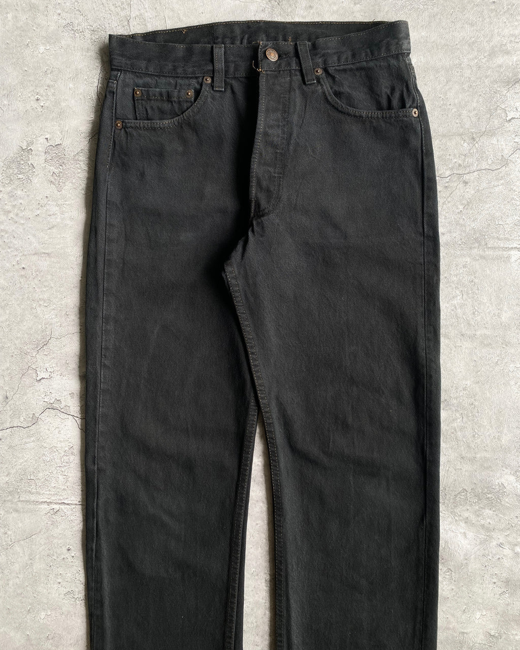 1980S BLACK OVERDYED LEVI'S 501 RELEASED HEM JEANS (30X30)