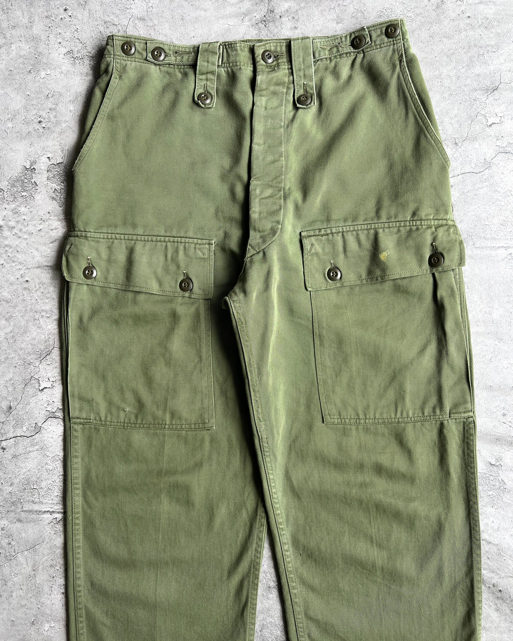 1972 AUSTRALIA ARMY CARGO TROUSERS (28-33)