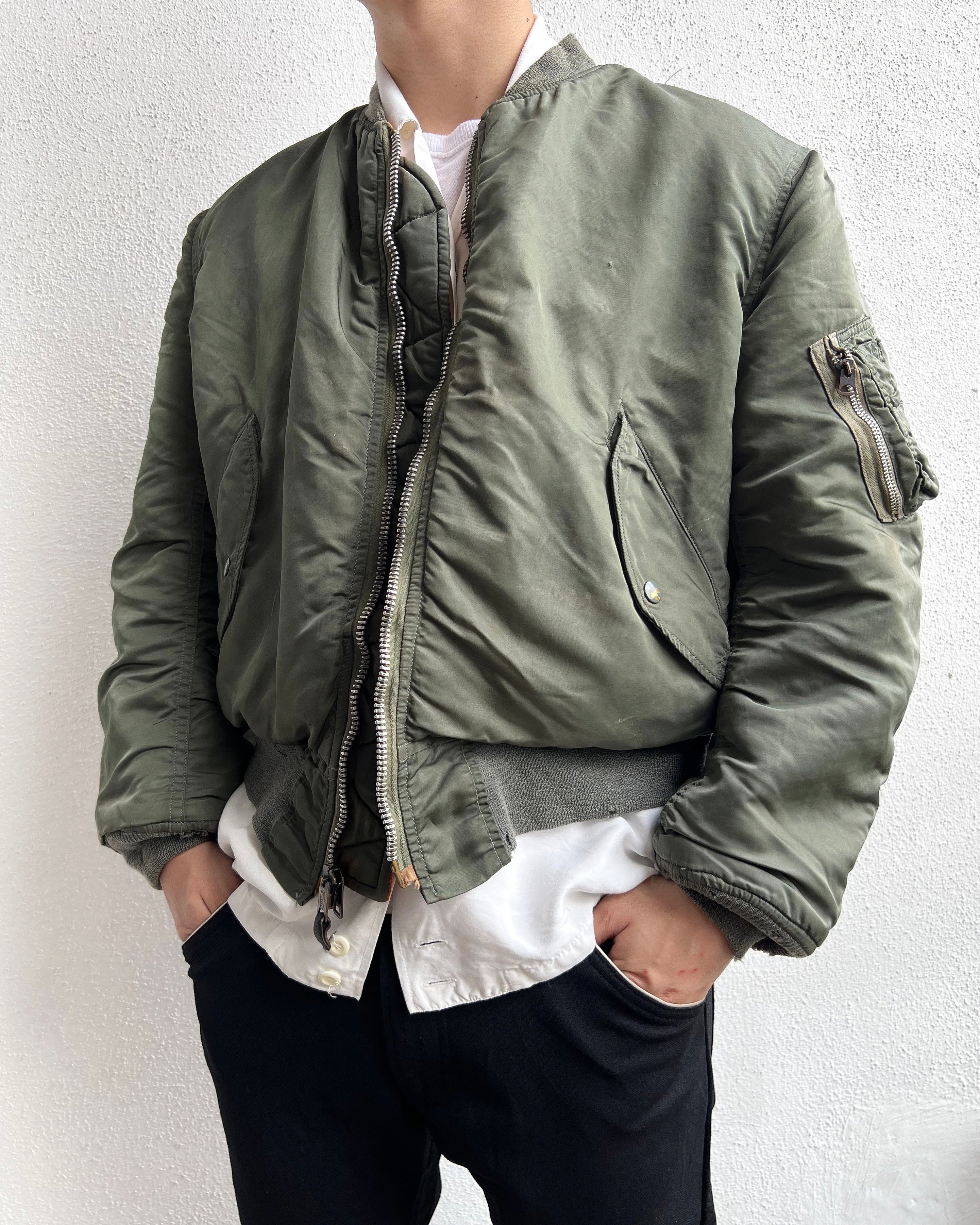1970S ALPHA INDUSTRUSTRIES US ARMY MA-1 BOMBER JACKET (M/L)