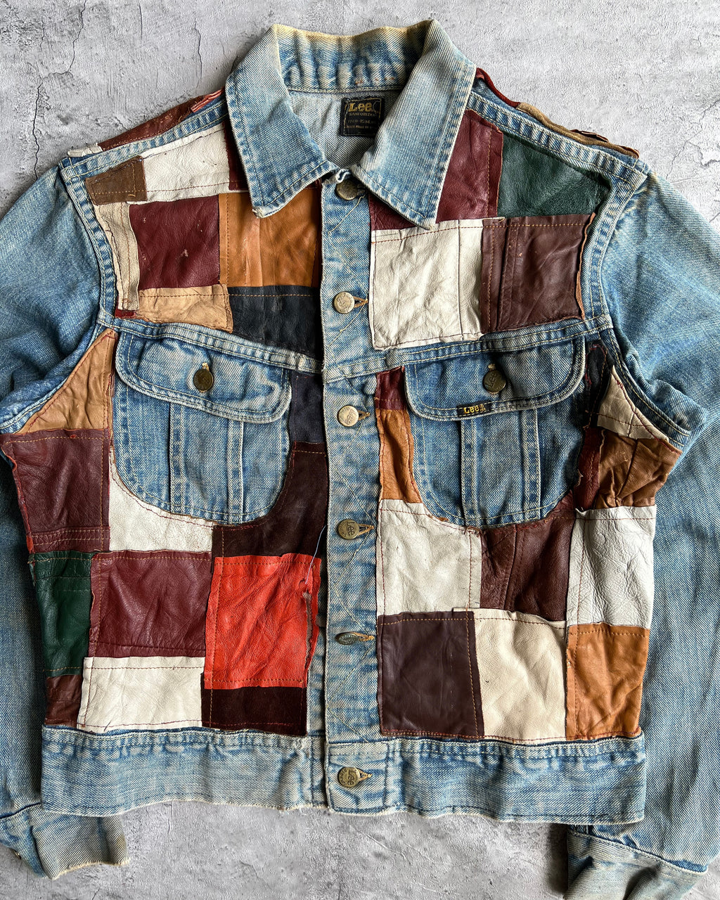 1970S LEATHER PATCHWORK LEE DENIM JACKET (M)
