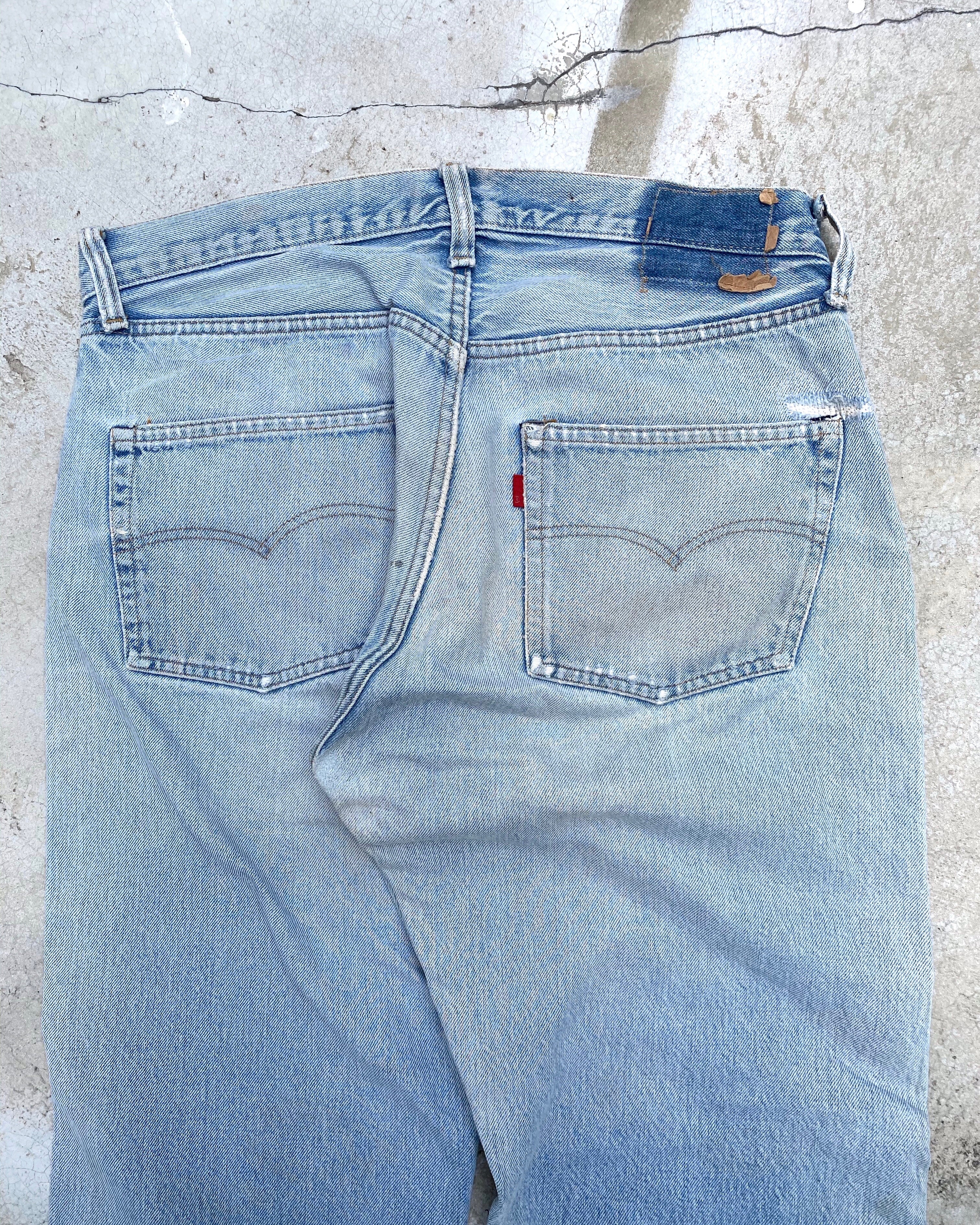 1970S LEVI’S 501 REPAIRED SELVEDGE JEANS (34X32)