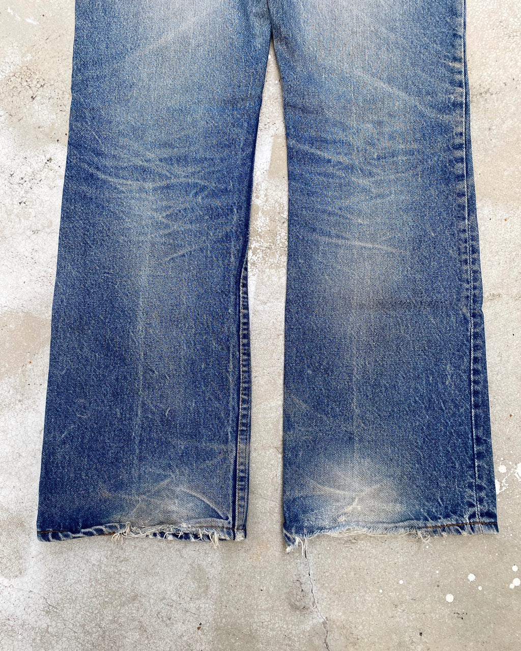 1980S LEVI’S 517 DIRT WASH FLARED JEANS (32X31)