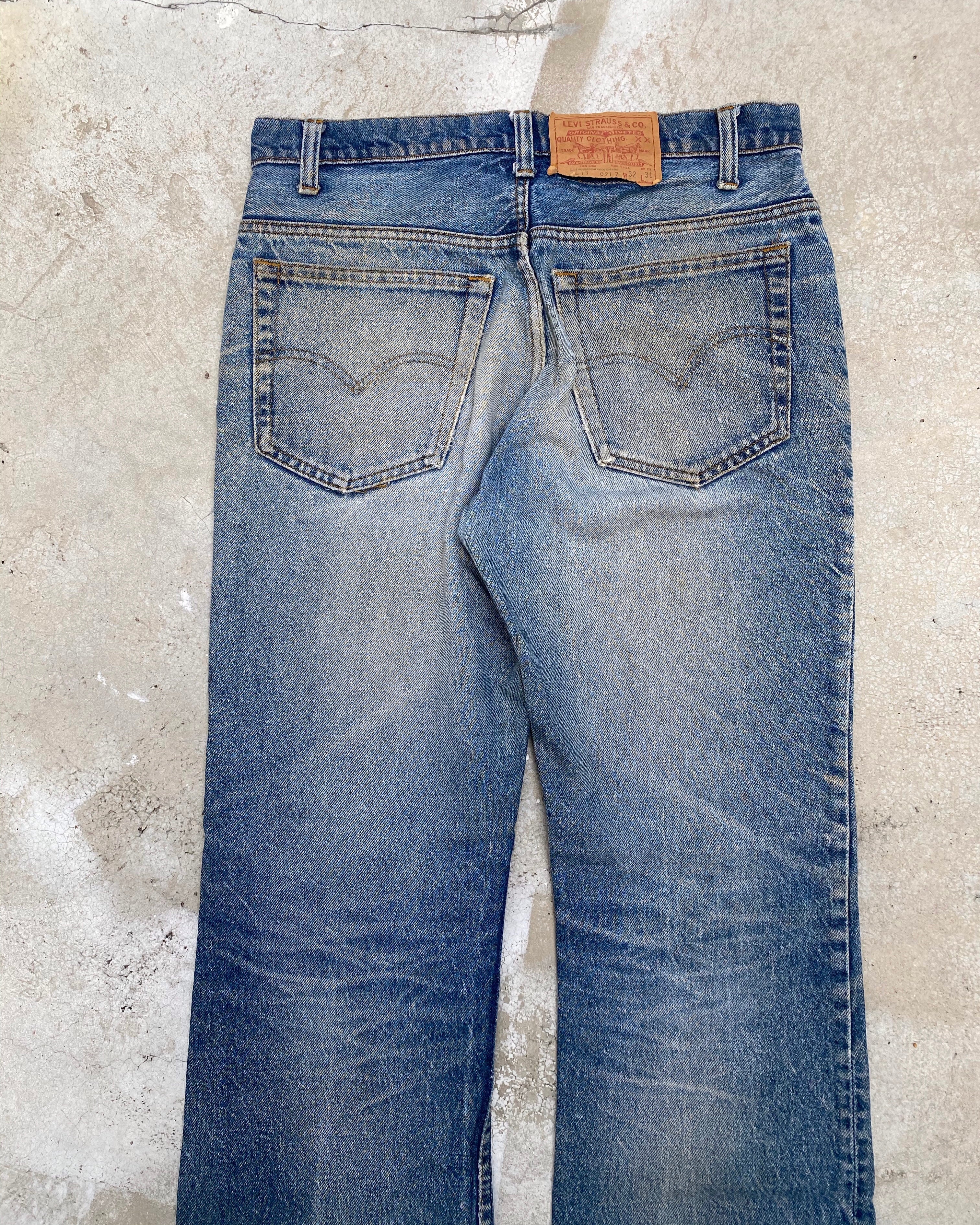 1980S LEVI’S 517 DIRT WASH FLARED JEANS (32X31)