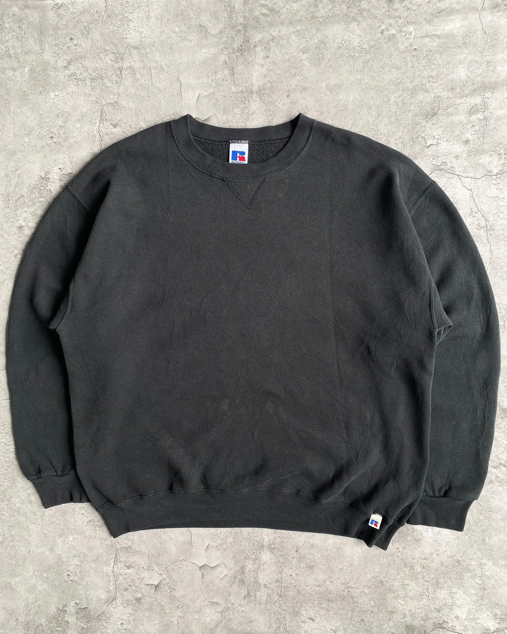 1990S RUSSELL FADED BLACK BLANK CREWNECK SWEATSHIRTS (L)