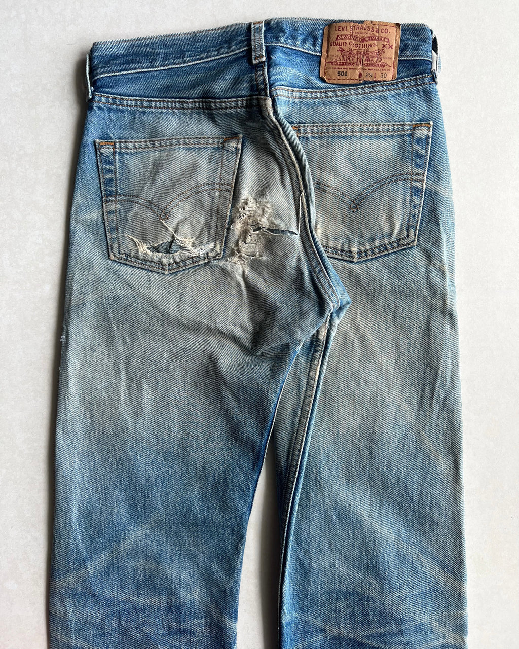 1990S FADED WASHED LEVI'S 501 REPAIRED JEANS (29X30)