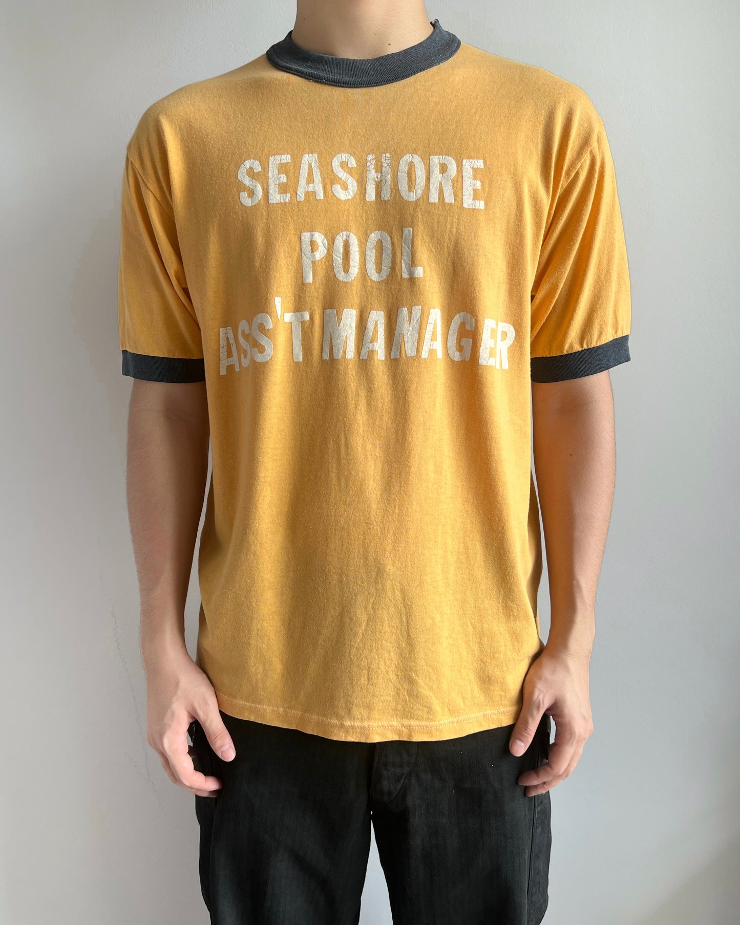 1980S 'SEASHORE POOL ASS'T MANAGER' RINGER TEE (L)