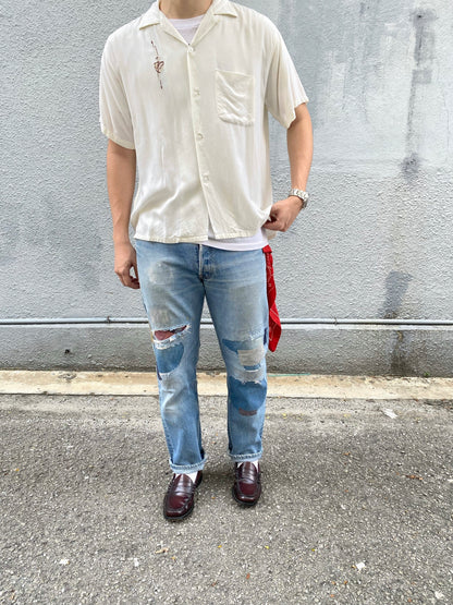 1980S FADED WASHED LEVI'S 501 PATCHED JEANS (33x38)
