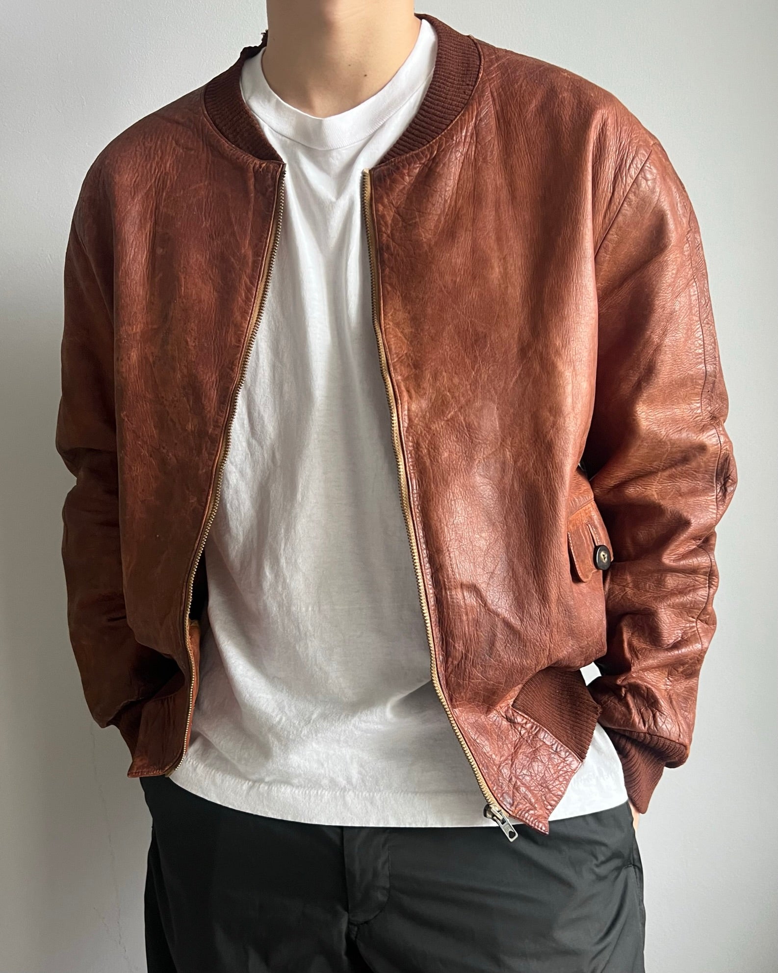 1970S FADED BROWN/MAROON LEATHER BOMBER JACKET (M/L)