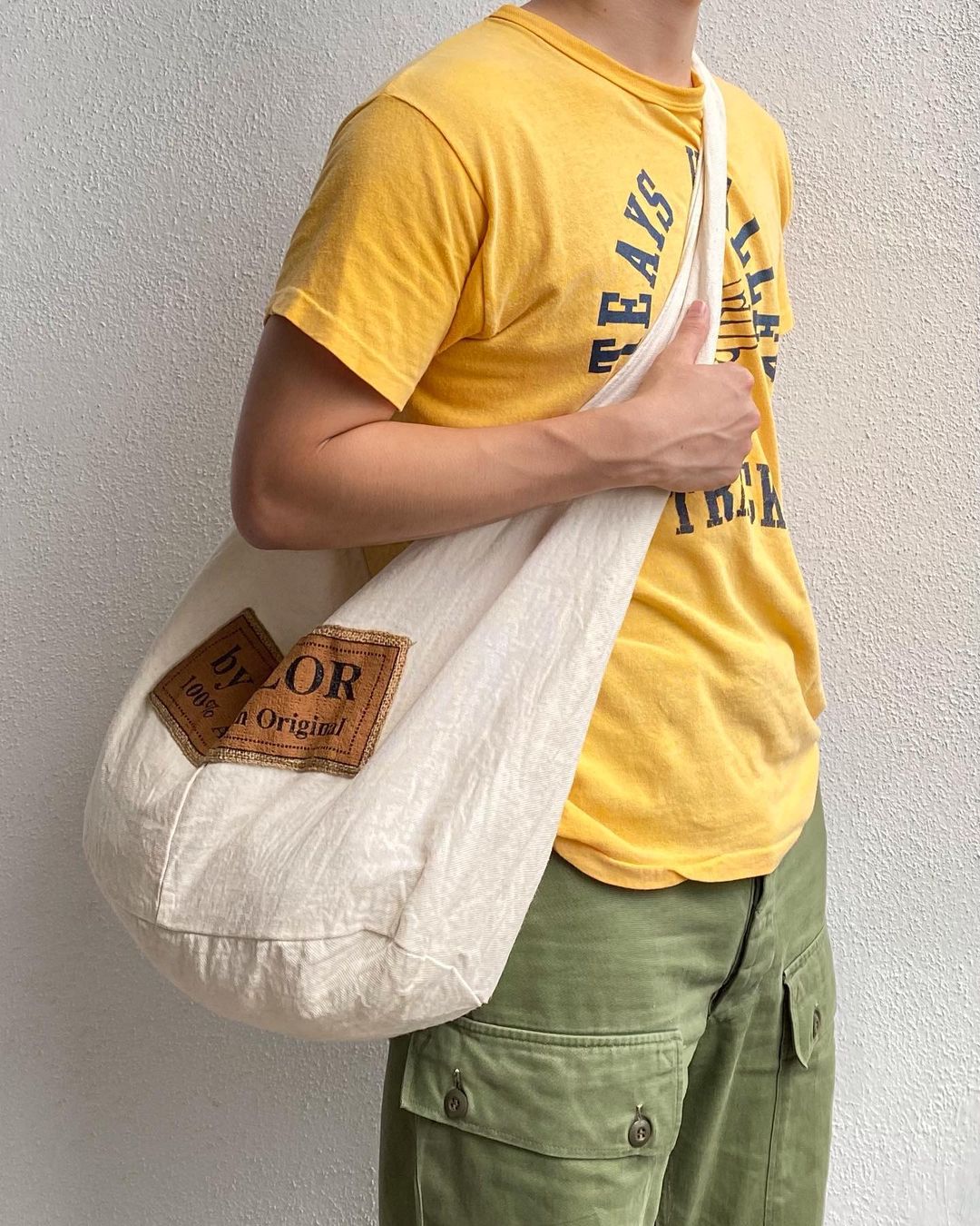 1980 “BY TAYLOR 100% AMERICAN ORIGINAL” SOFT CANVAS NEWSPAPER BAG