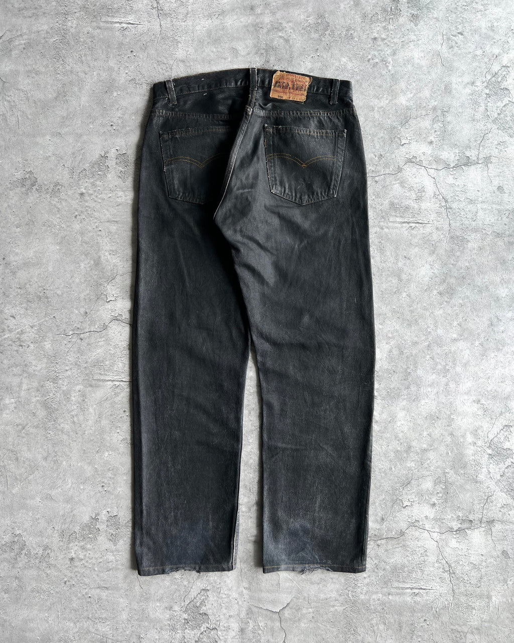 1990S WAXED BLACK LEVI'S 501 JEANS (33X32)