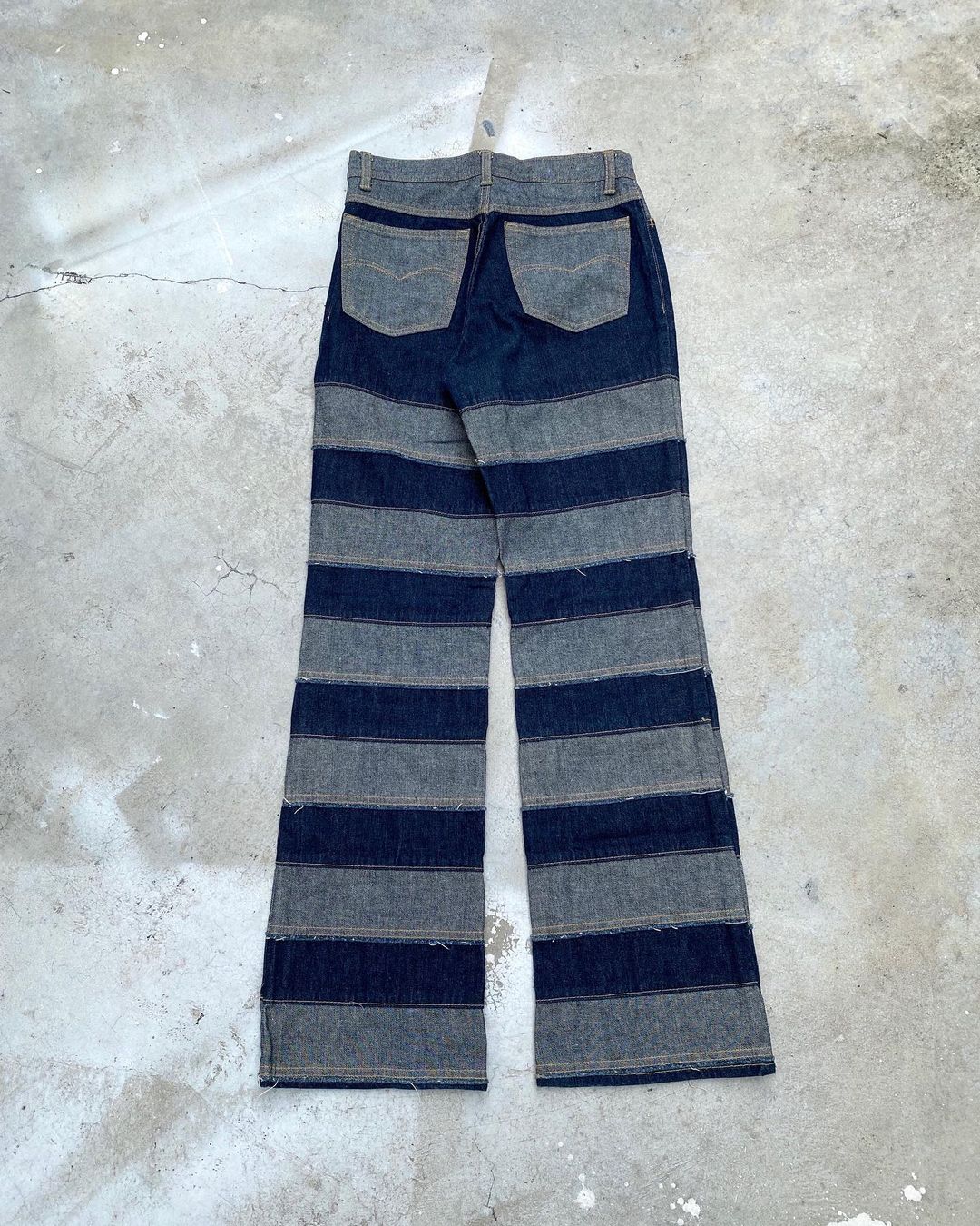 2000S JAPANESE BRAND KINKY STRIPE FLARE JEANS (28X30)