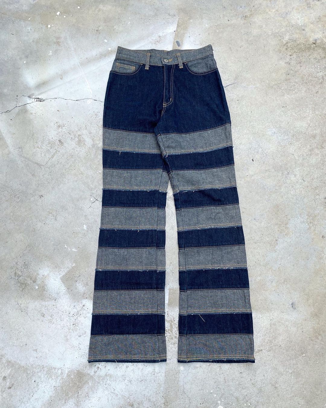 2000S JAPANESE BRAND KINKY STRIPE FLARE JEANS (28X30)