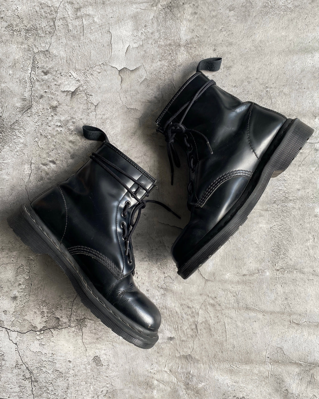 DR. MARTENS BLACK 1460 MONO SMOOTH LEATHER BOOTS (US8-8.5)