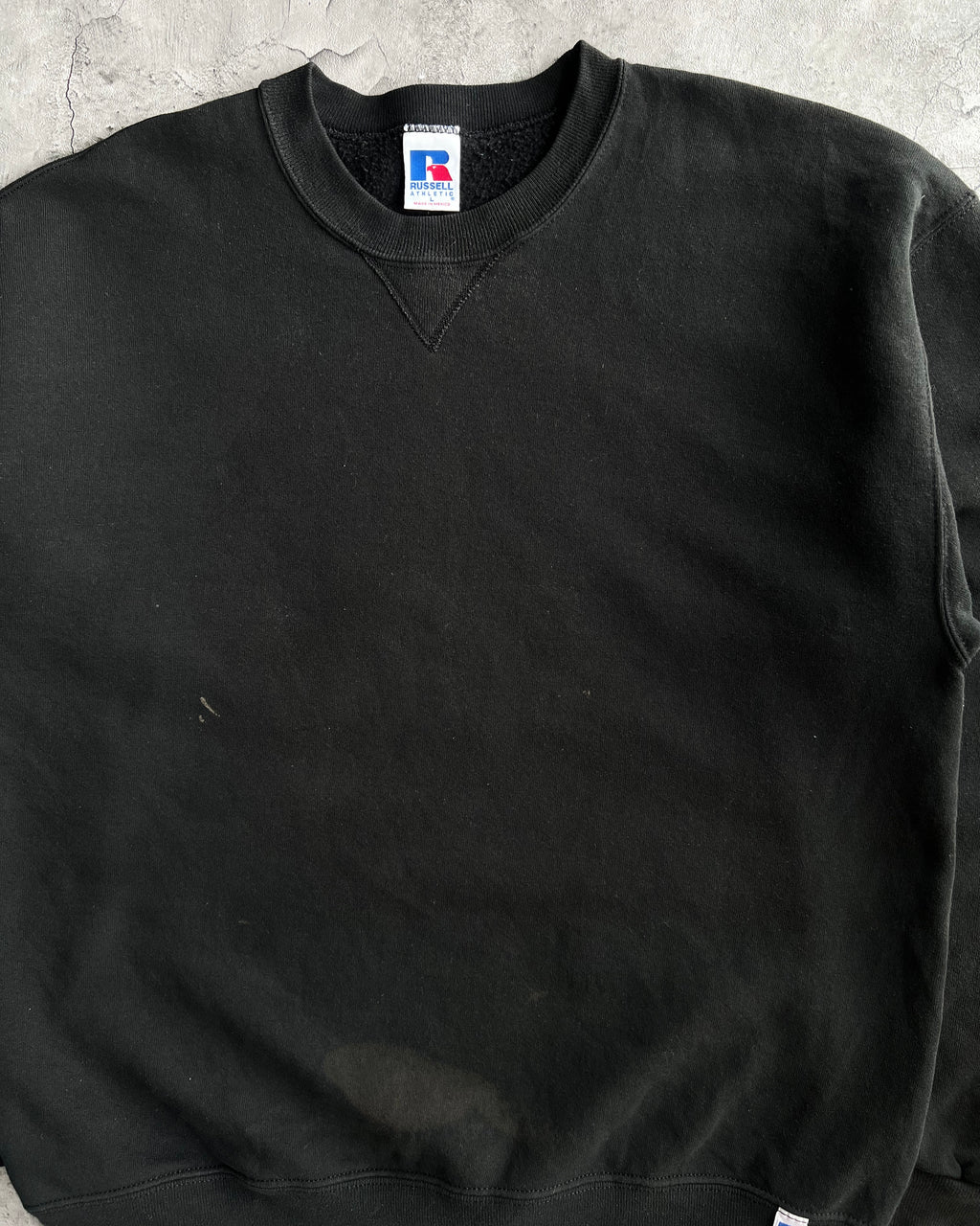 1990S FADED BLACK BLANK RUSSELL SWEATSHIRT (L)