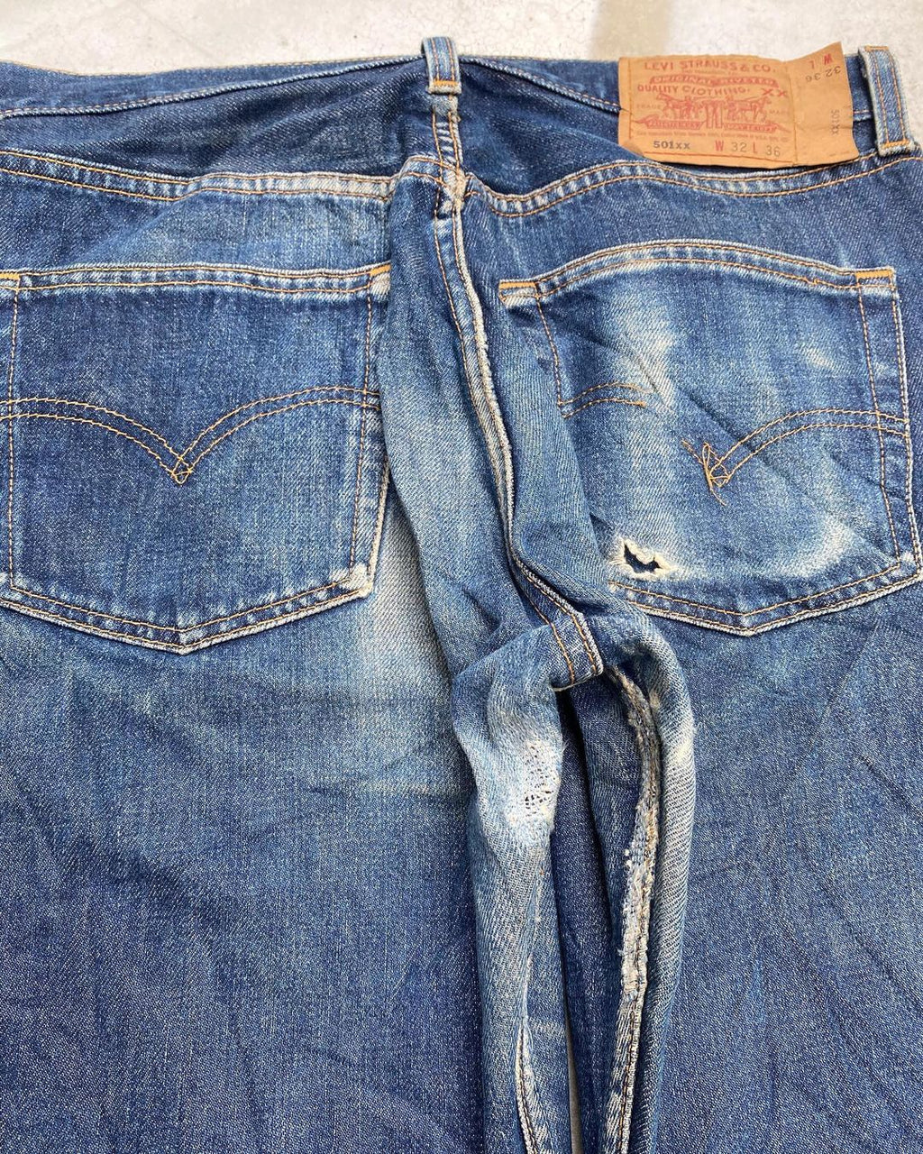 1990s Levi’s 501 Faded Indigo Jeans (32x36)