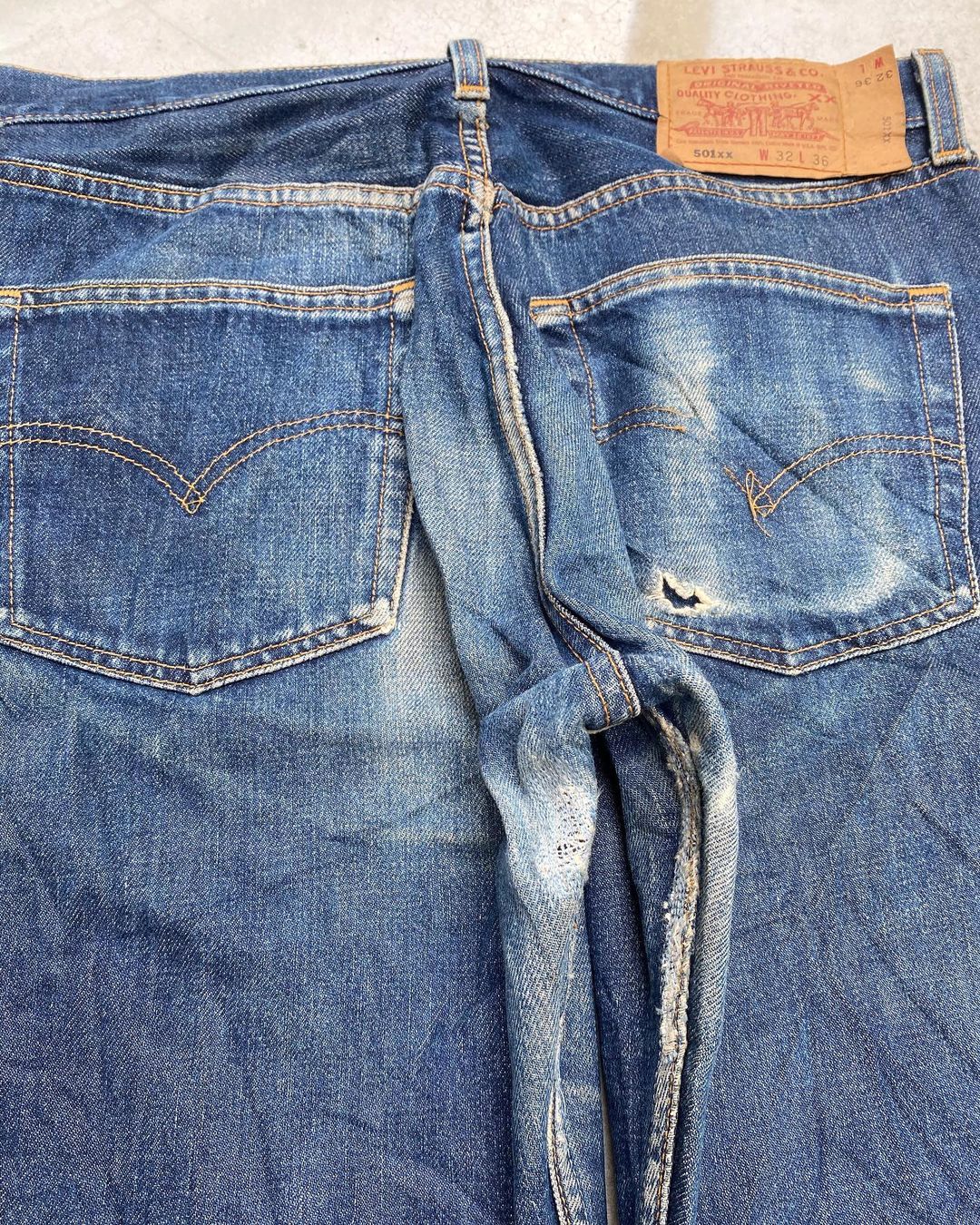 1990s Levi’s 501 Faded Indigo Jeans (32x36)