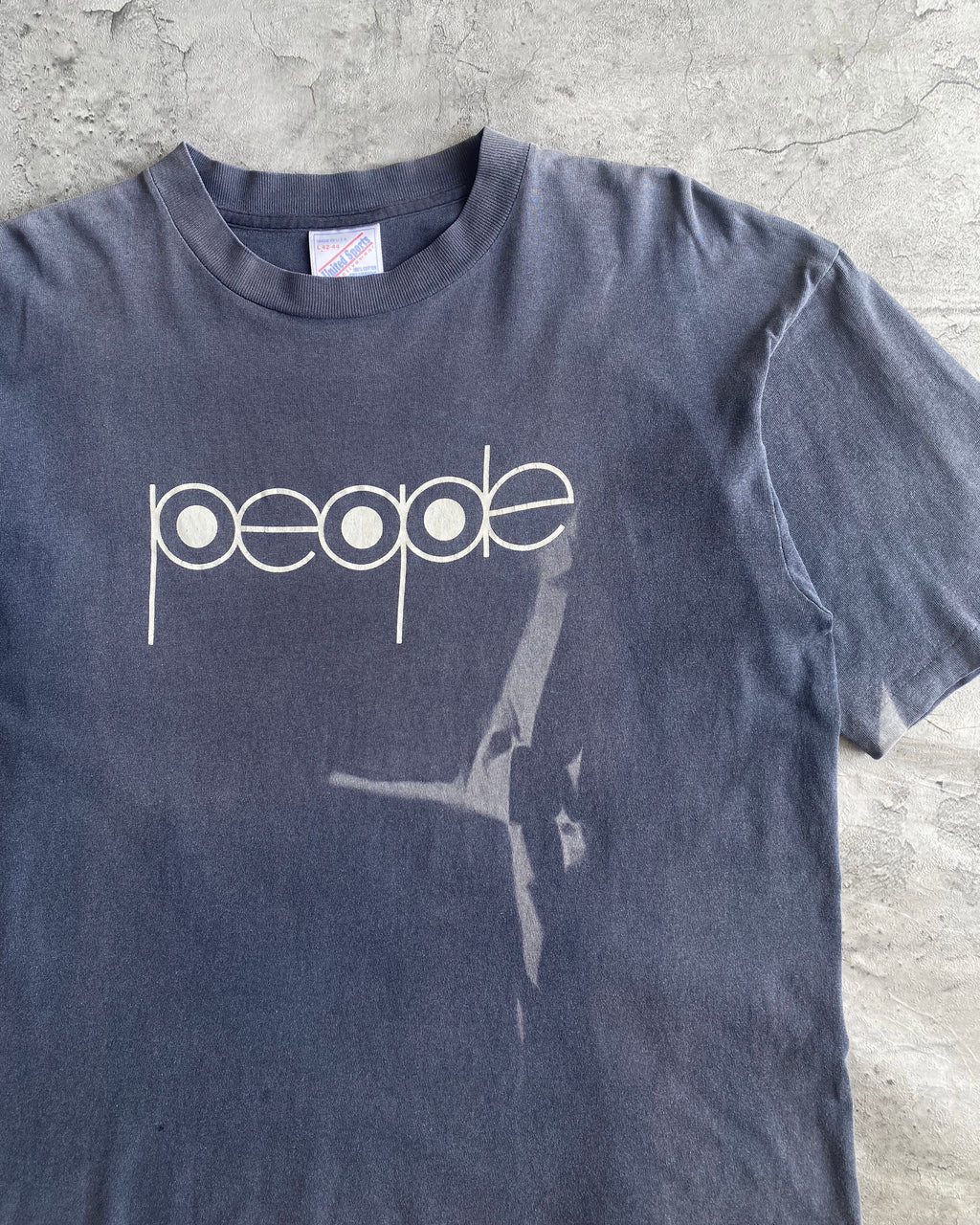 1990S SUN FADED 'PEOPLE' SINGLE STITCH TEE (L)