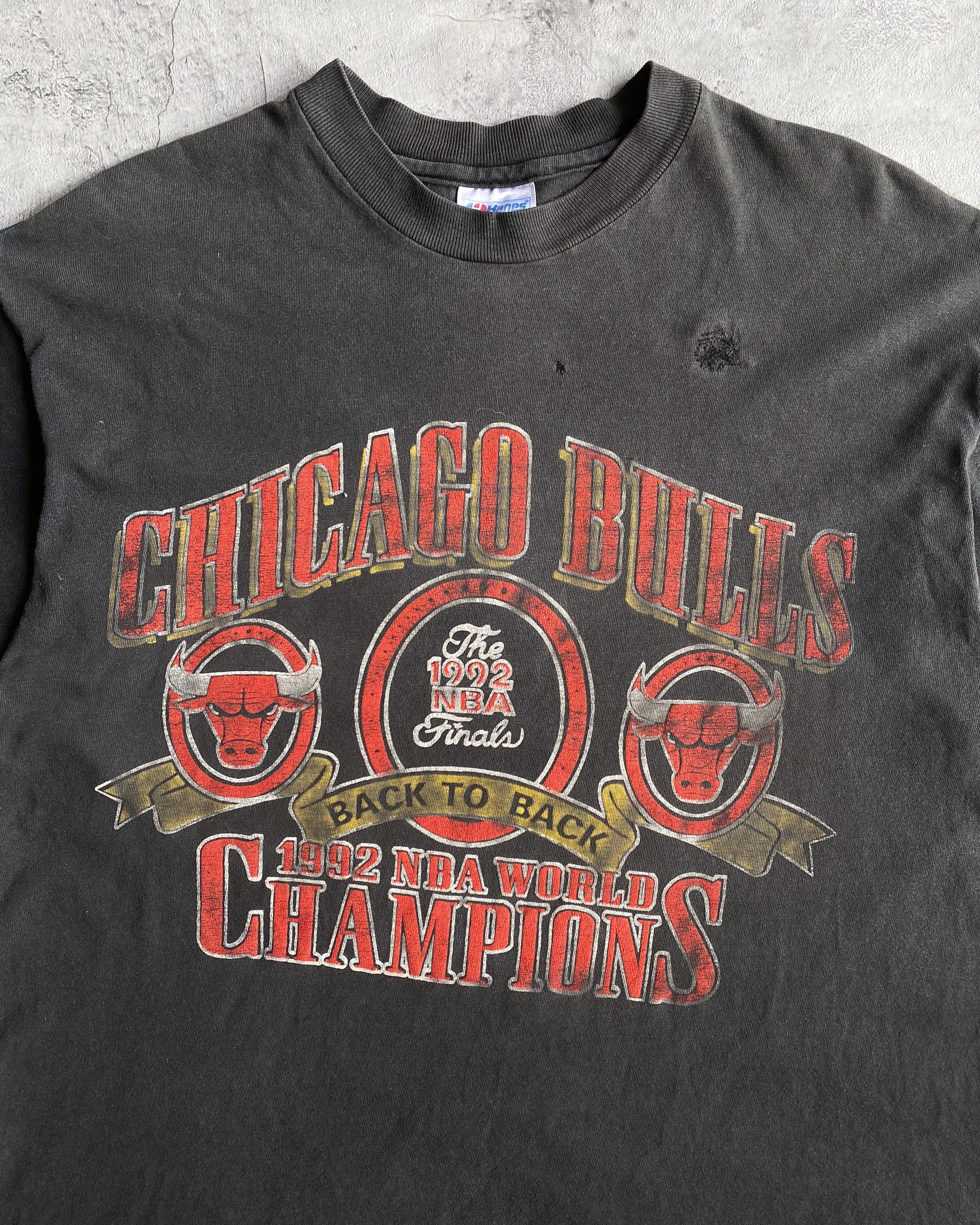 1992 'CHICAGO BULLS B2B CHAMPIONS' SINGLE STITCH TEE (L)
