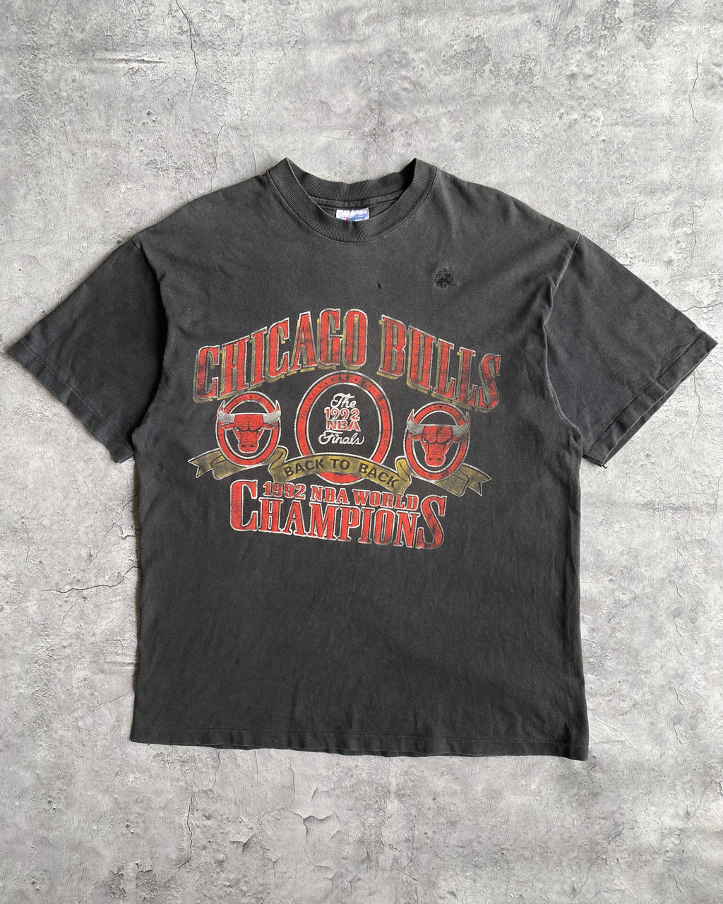 1992 'CHICAGO BULLS B2B CHAMPIONS' SINGLE STITCH TEE (L)