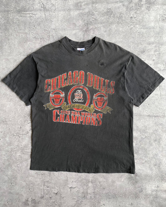 1992 'CHICAGO BULLS B2B CHAMPIONS' SINGLE STITCH TEE (L)