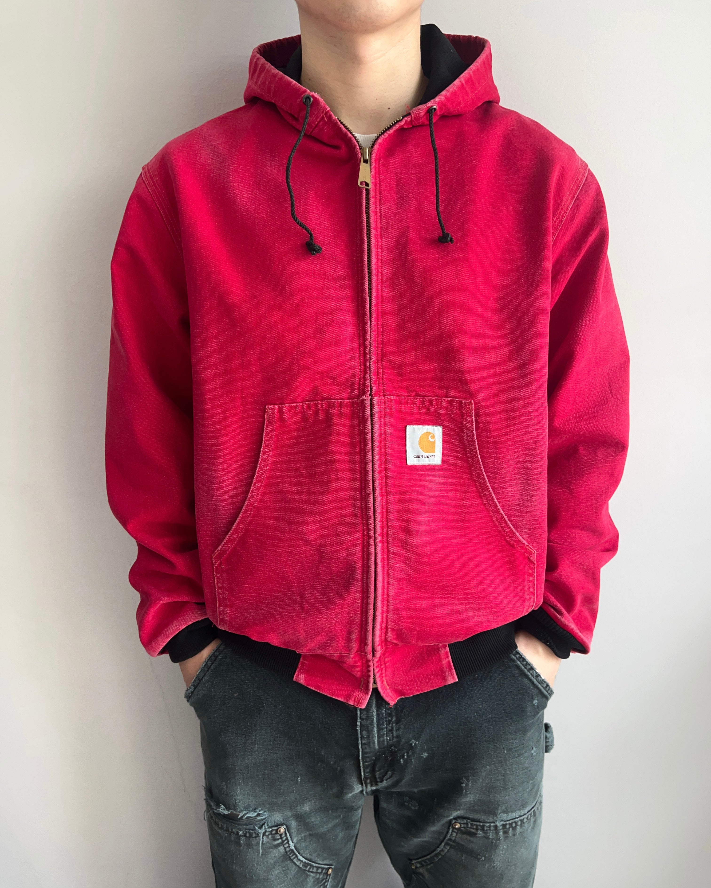 1990S FADED RED CARHARTT HOODED WORK JACKET (L)