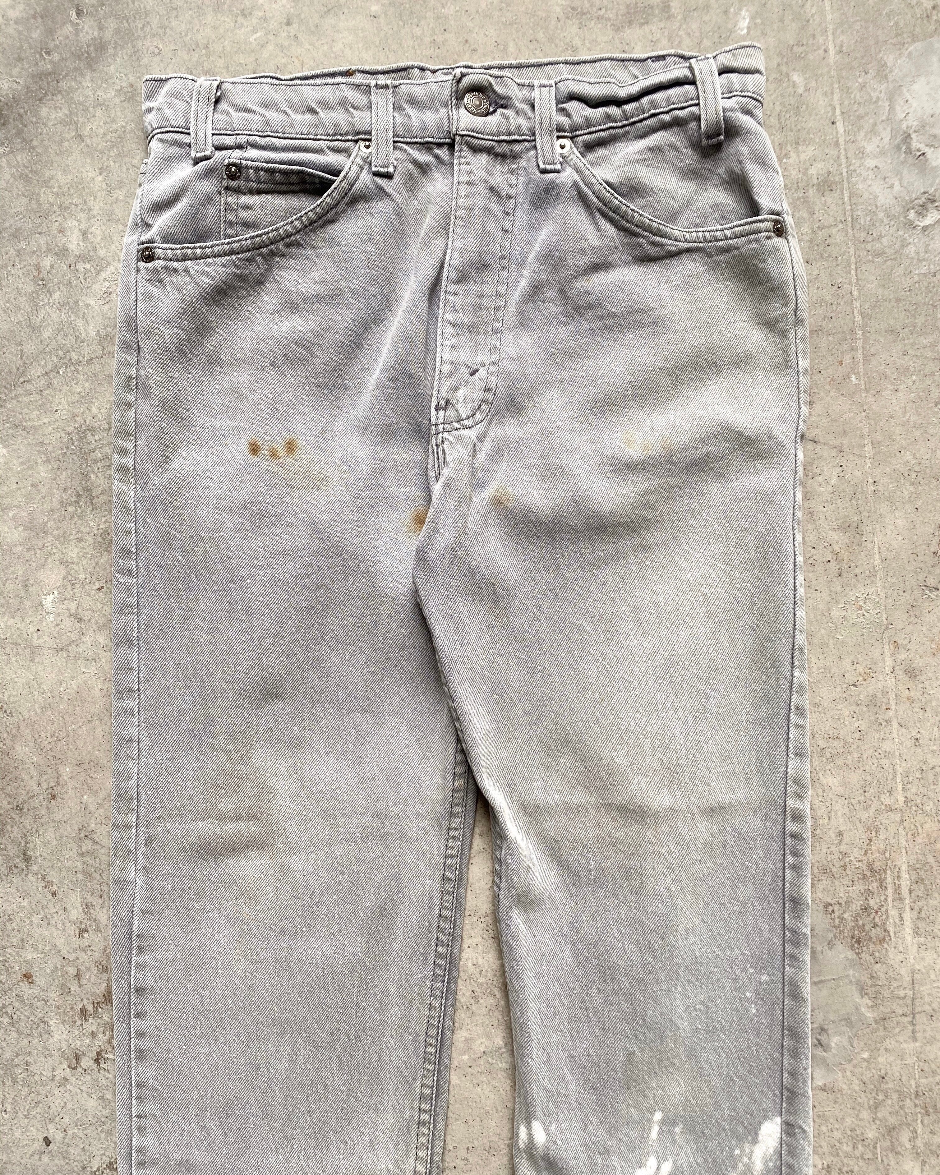 1990S GREY PAINTED LEVI'S 501 RELEASE HEM JEANS (32X30)