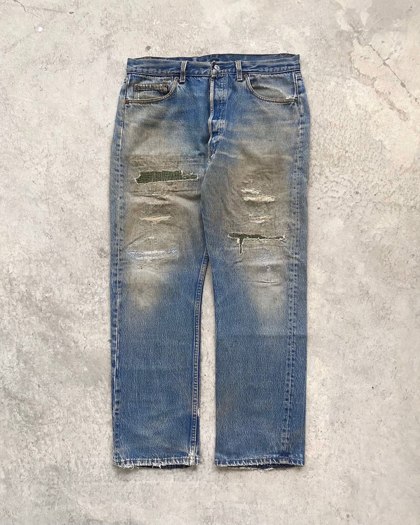 1980S MUD WASHED LEVI'S 501 REPAIRED JEANS (35X30)