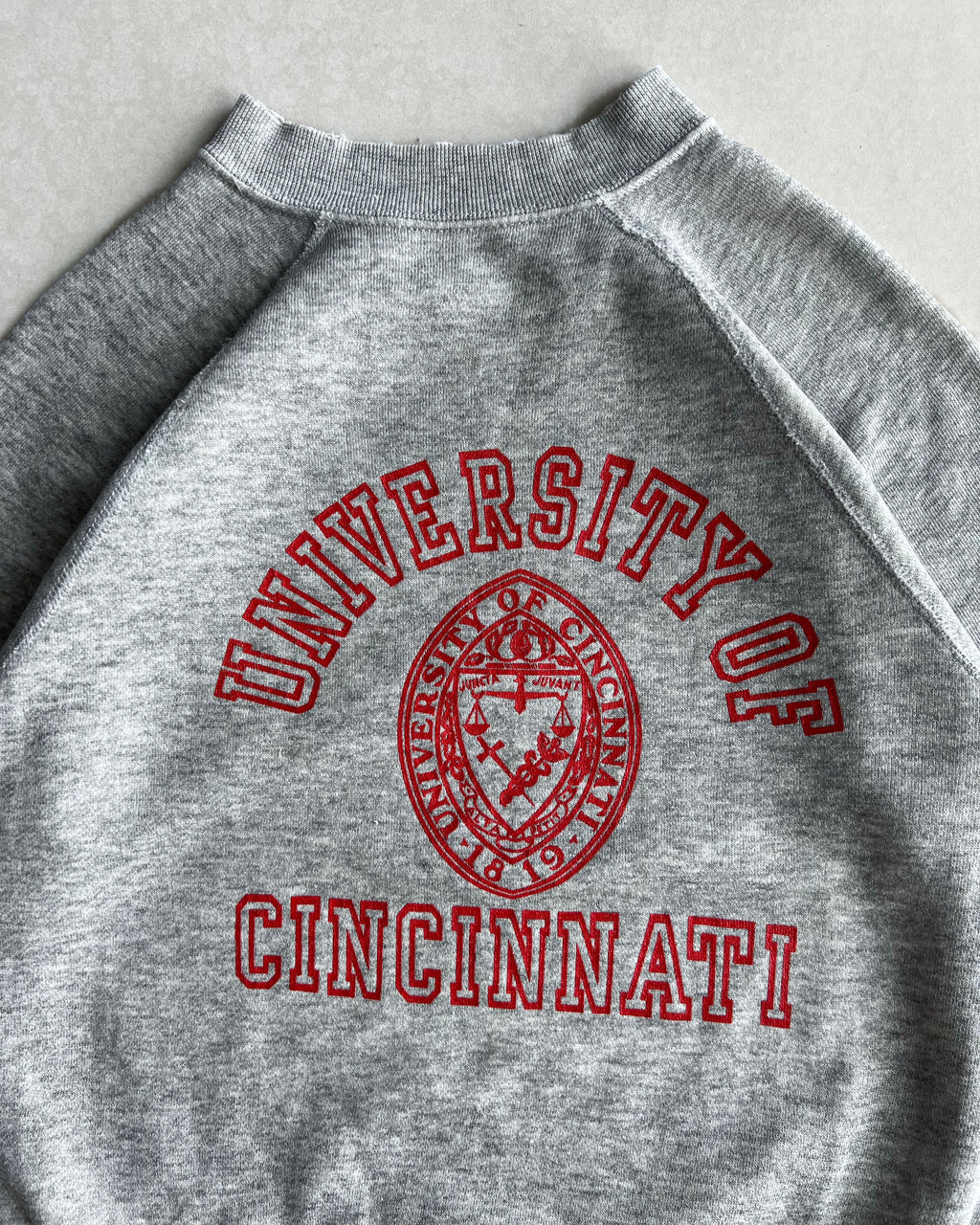 1970S 'UNIVERSITY OF CINCIANNATI' SHORT SLEEVES RAGLAN SWEATSHIRT (S/M)