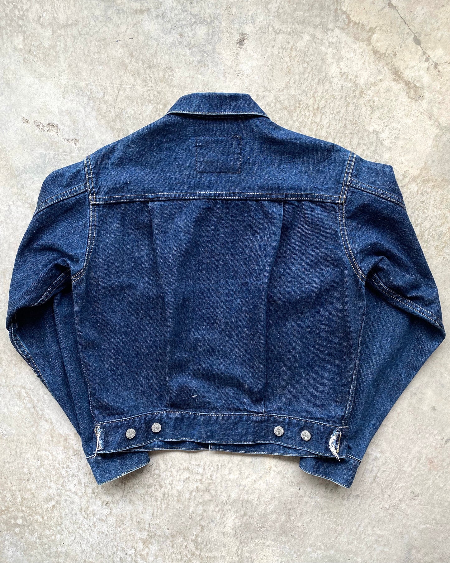 1990S DARK WASHED LEVI'S BIG E TYPE II DENIM JACKET (S/M)