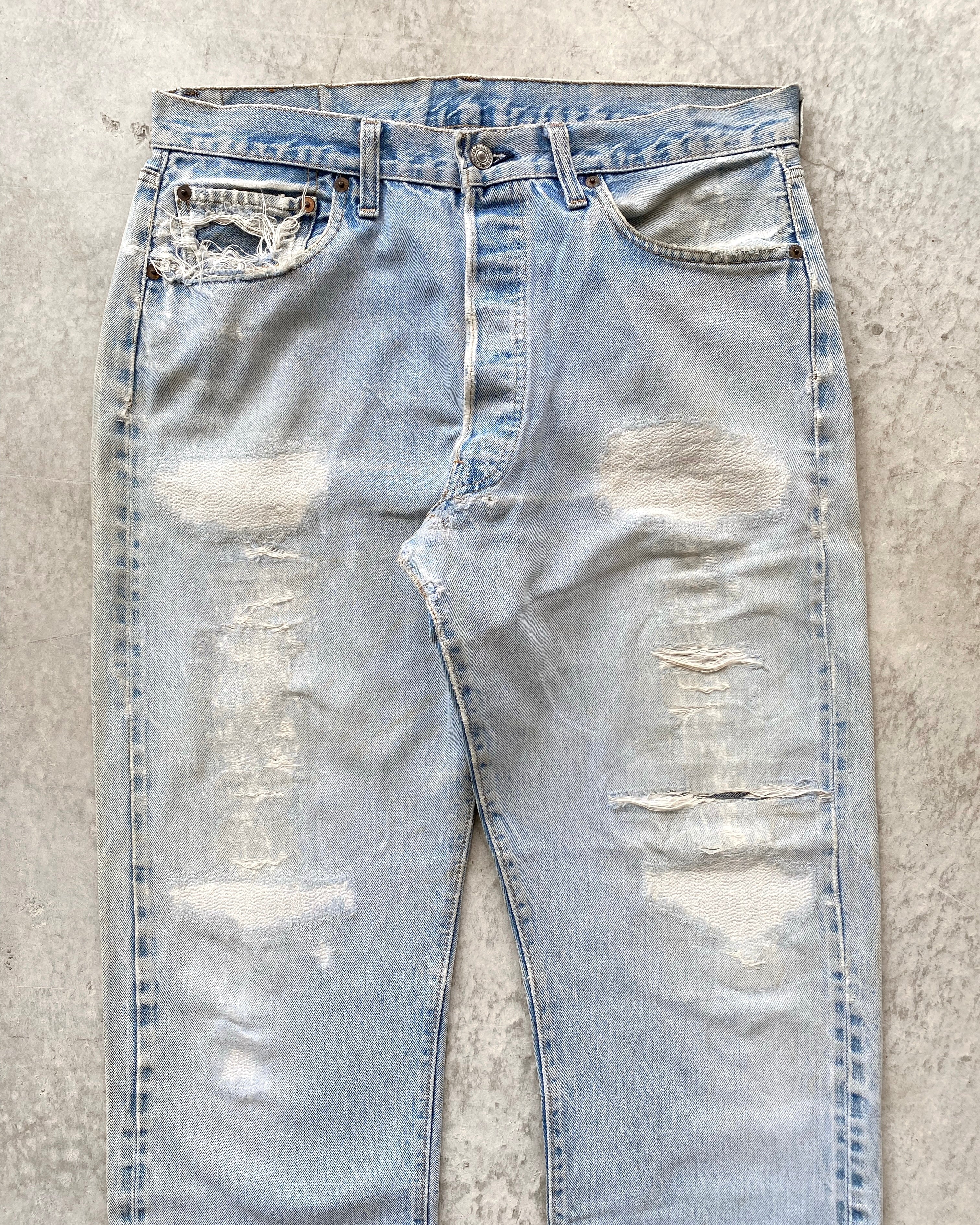 1970S LIGHT WASHED LEVI'S 501 REDLINE SELVEDGE REPAIRED JEANS (36X31)