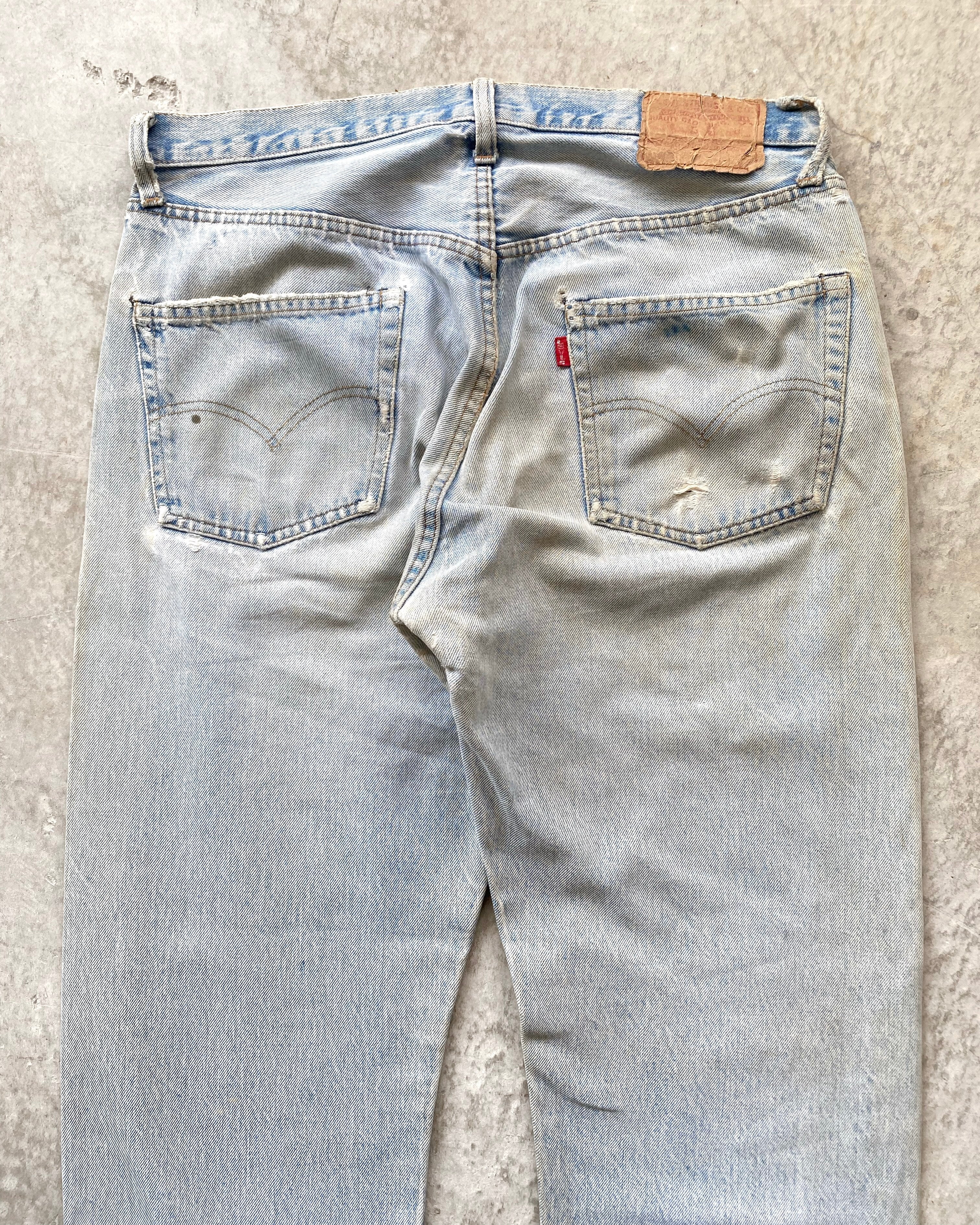 1970S LIGHT WASHED LEVI'S 501 REDLINE SELVEDGE REPAIRED JEANS (36X31)