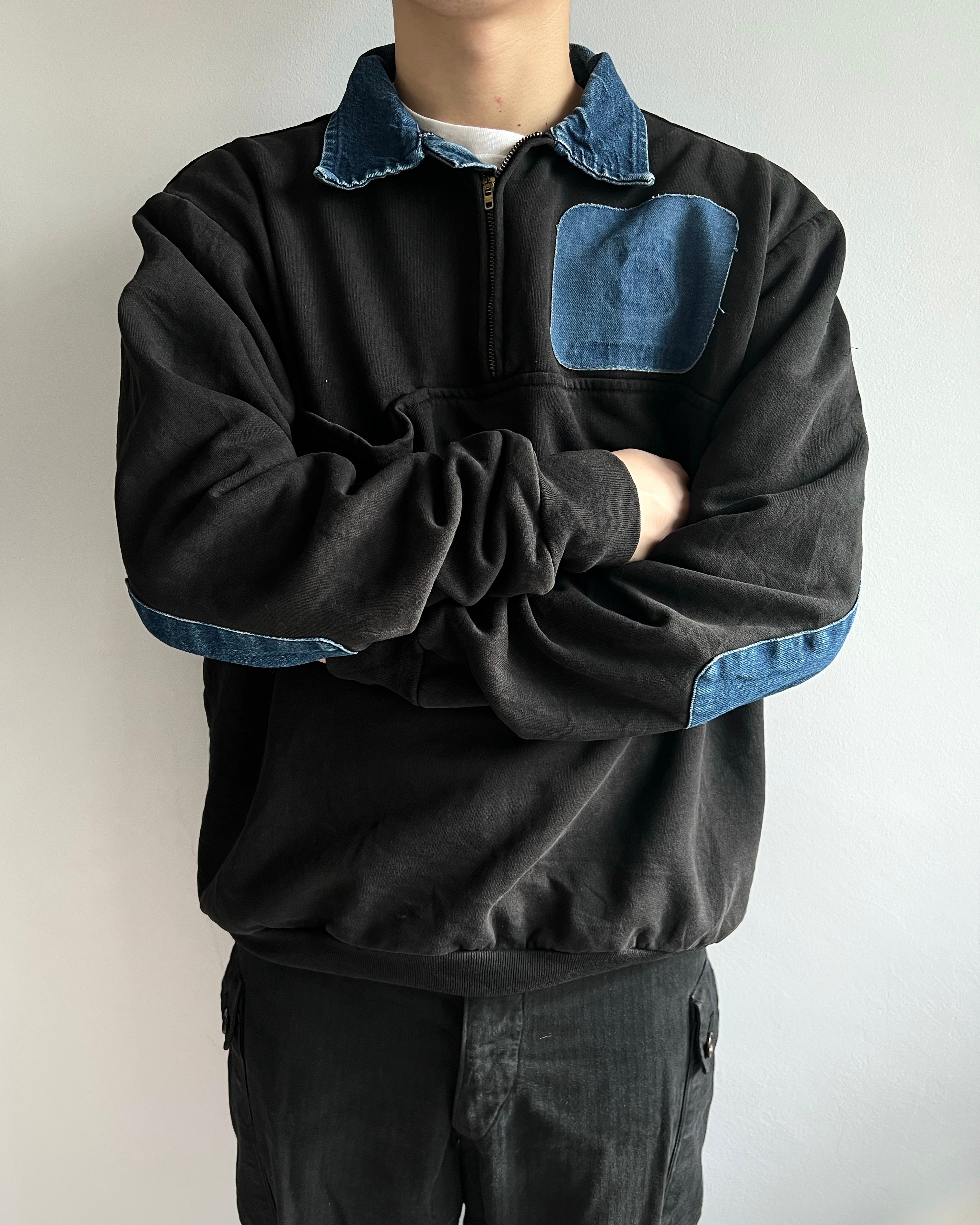 1970S BLACK QUARTER-ZIP DENIM PATCHED SWEATSHIRT (L)